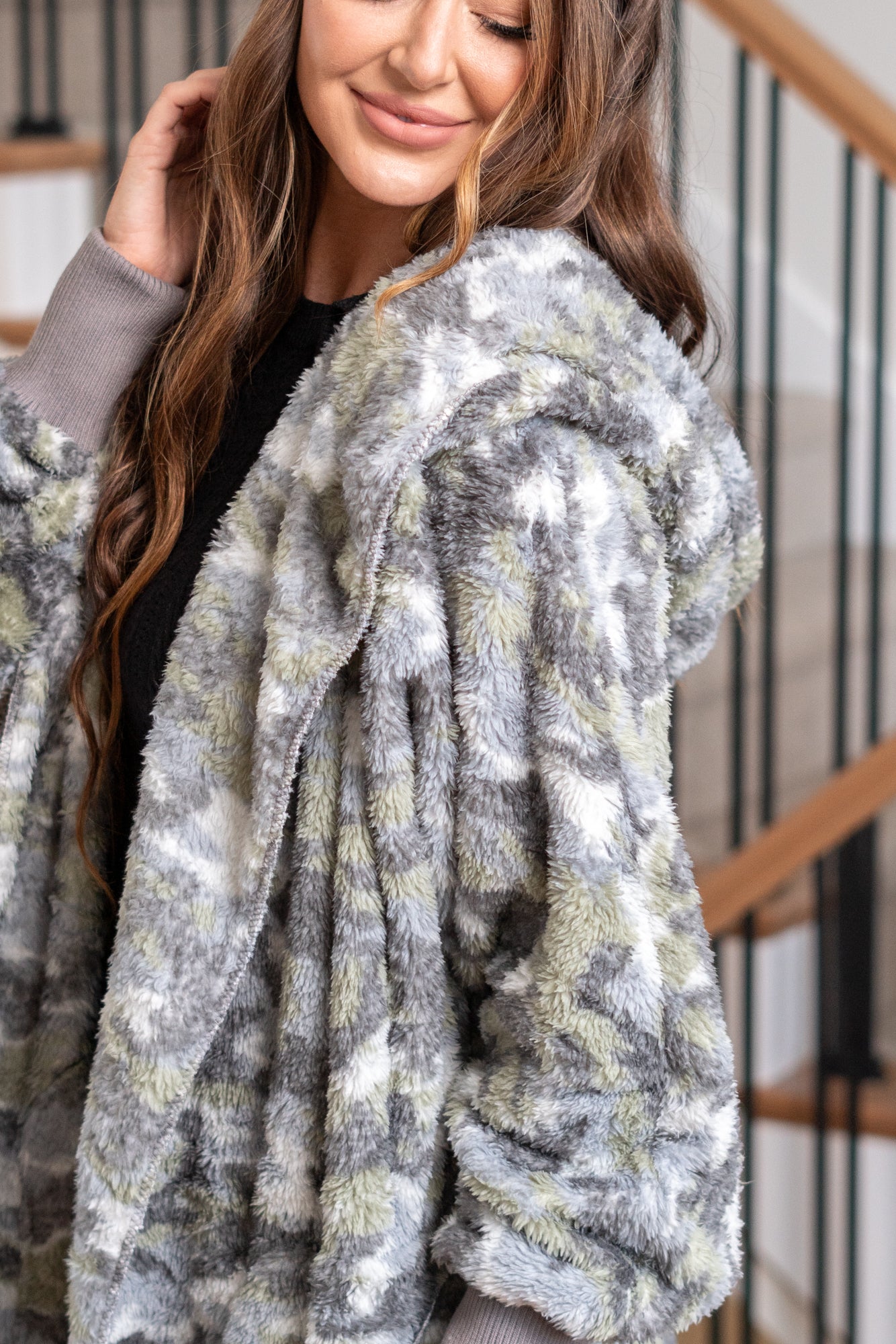 Hem & Thread This is that cozy jacket you will throw on every day and go! One size fits most with an open neckline and long sleeves and side pockets. Color: Gray Camo Neckline: Open Sleeve: Long 100% POLYESTER Style #: 19919C-GrayCamo