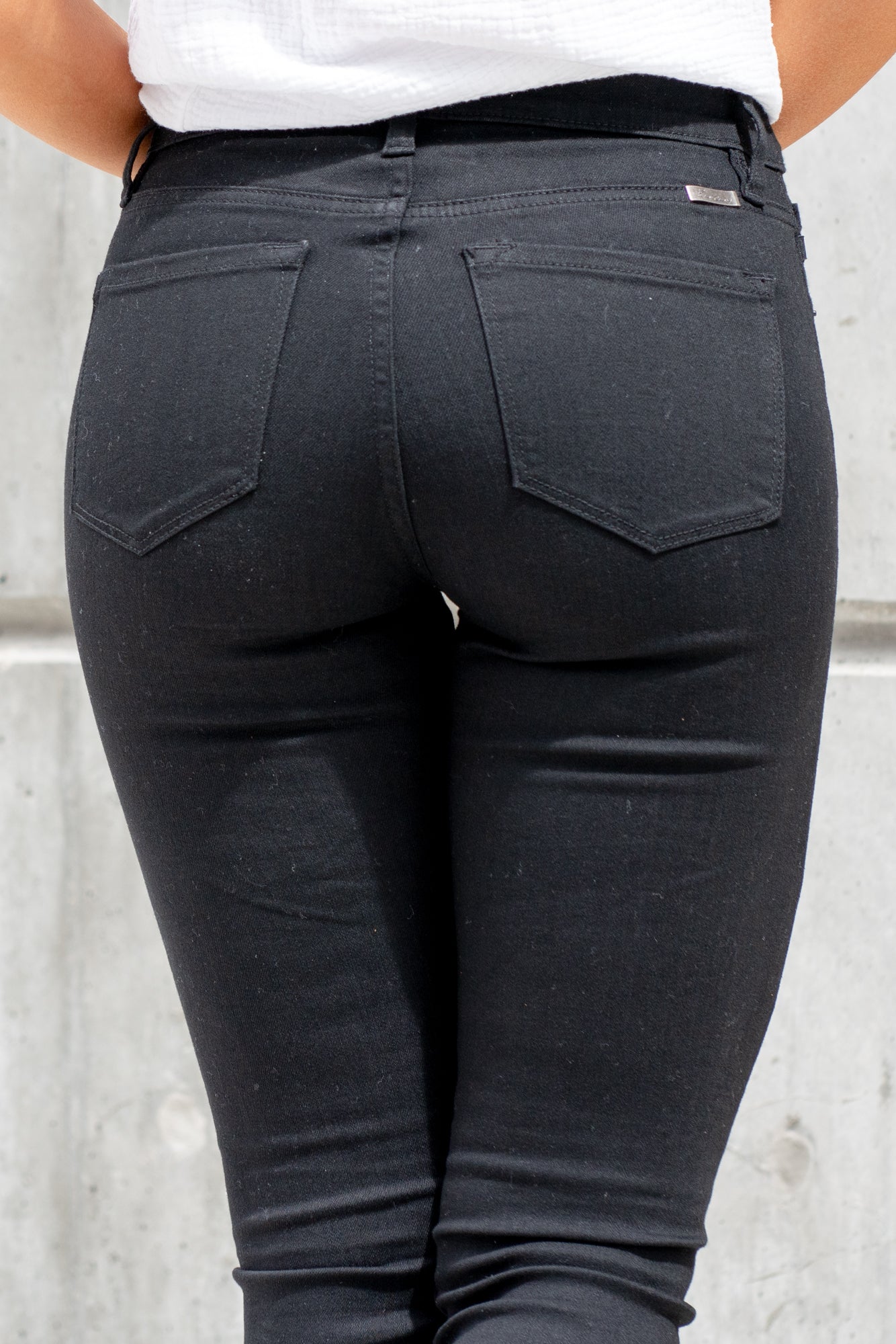 KanCan Jeans These skinny high-rise jeans have a perfect high-rise fit. Wear with everything this winter! Color: Black Cut: Skinny, 29.5" Inseam* Rise: High-Rise, 10.5" Front Rise* 72%COTTON, 25%POLYESTER, 3%SPANDEX Stitching: Classic Fly: Zipper Style #: KC7085HTBK Contact us for any additional measurements or sizing.