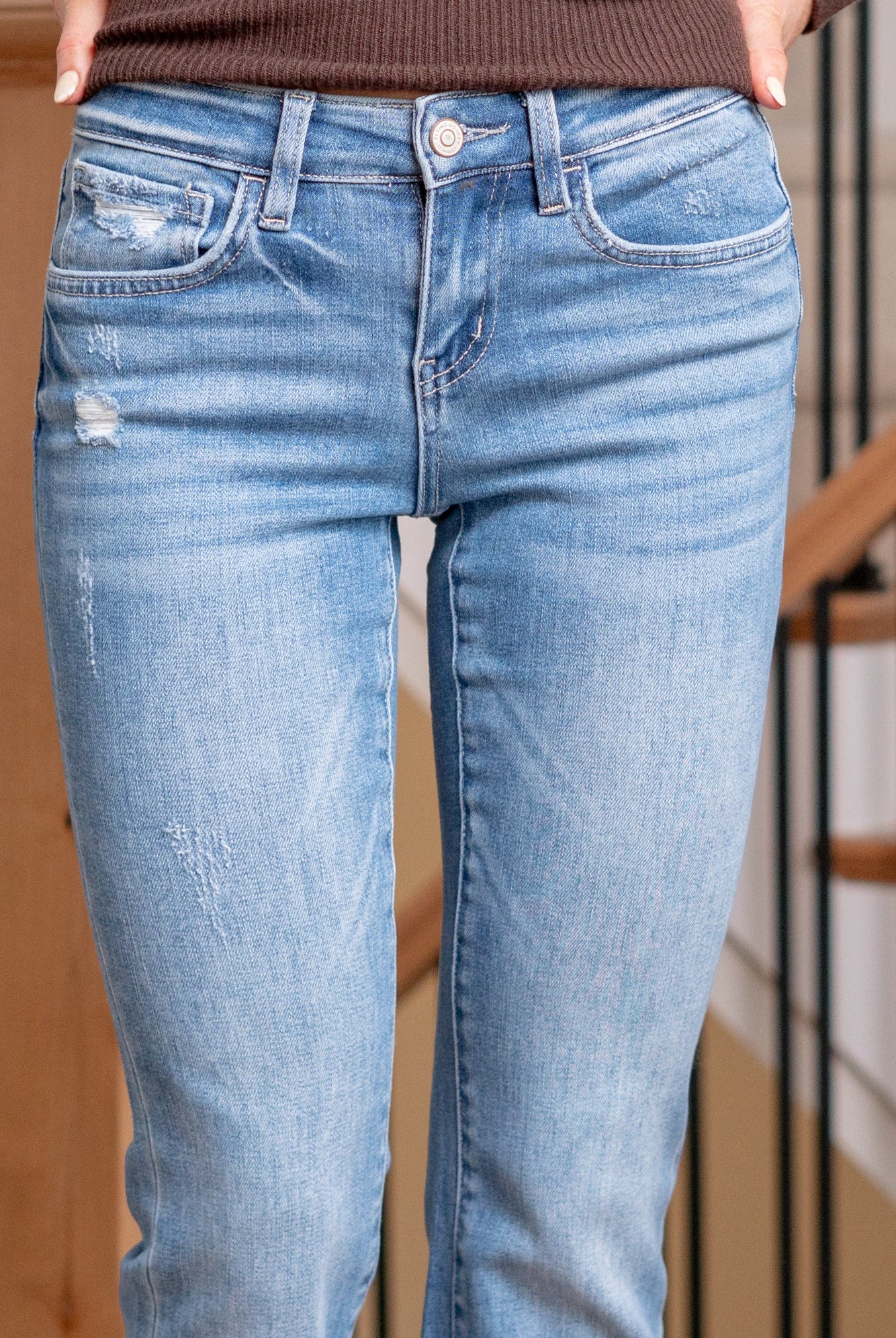 Flying Monkey Revitalize your denim collection with the Amelia Low Rise Slim Ankle Boot Cut jeans. These jeans seamlessly blend a contemporary low-rise silhouette with a slim ankle boot cut, offering a stylish and versatile choice for any occasion. The modern fit and ankle length make them perfect for showcasing your favorite footwear.