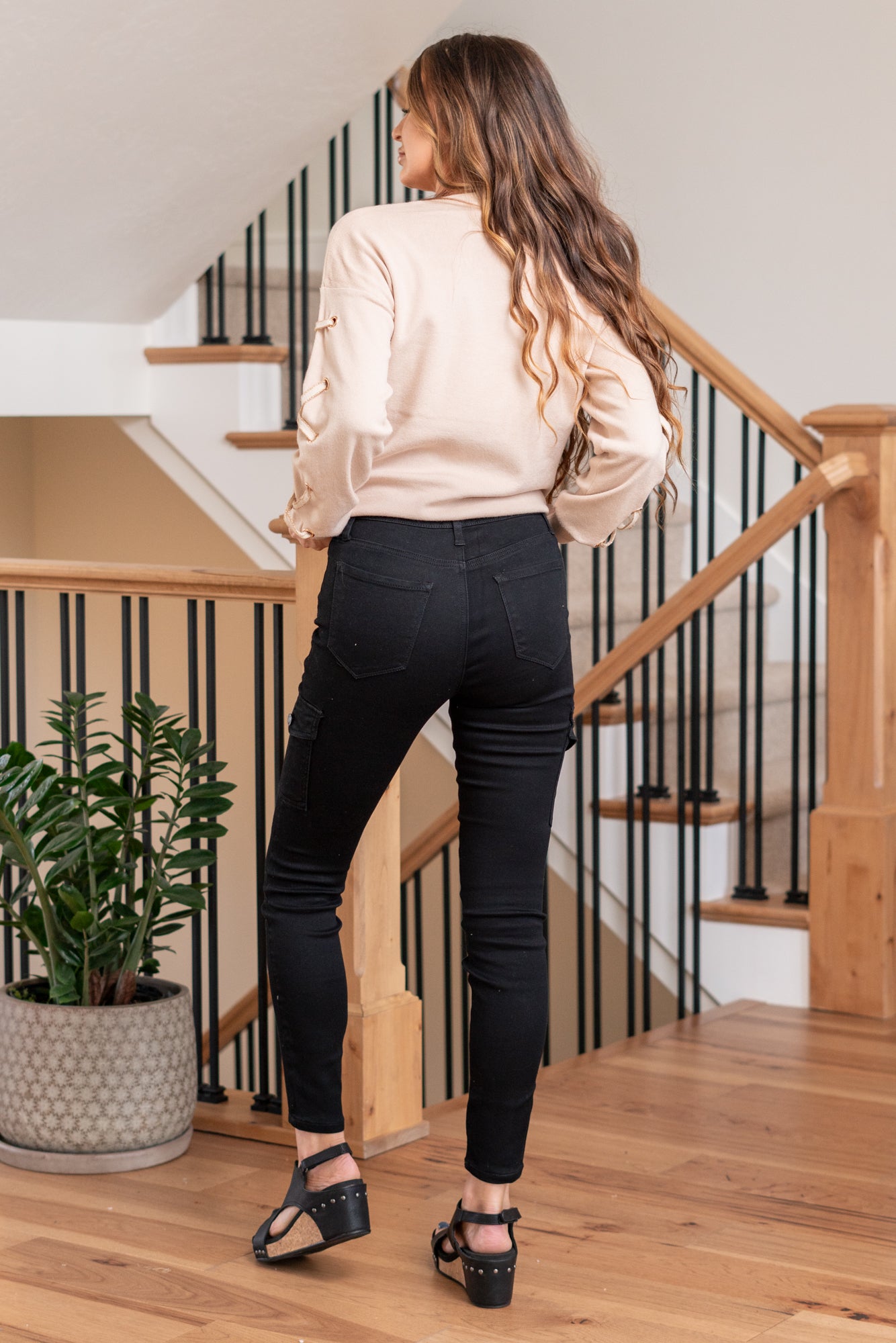 Cello Jeans Elevate your style with these High Rise Cargo Skinny Jeans in sleek black. Crafted from stretch fabric, they offer both comfort and a flattering fit. The cargo pockets bring a trendy touch to your outfit. Cut: Skinny, 29" Inseam* Rise:-Rise, 10" Front Rise* Color: Black 78% Cotton 20% Polyester 2% Spandex Fly: Zipper Style #: AM19021BLK