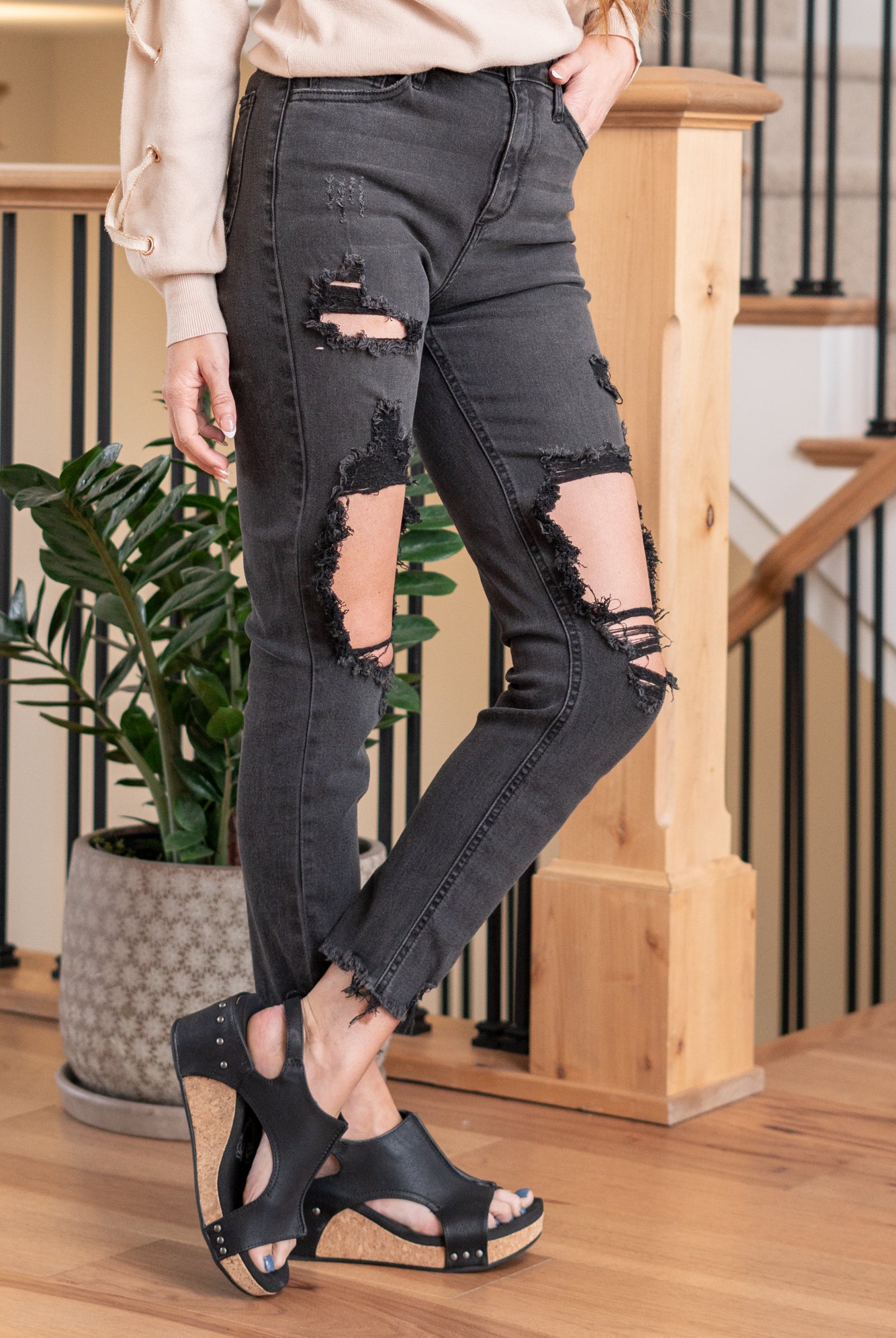 Cello Jeans These Mom Skinny Jeans offer a fit that’s as flattering as it is comfortable. Inspired by the 90s, this jet black wash style with big cutouts along with frayed hem detail gives your look an authentic, vintage vibe. Cut: Skinny, 27" Inseam* Rise:-Rise, 11" Front Rise* Color: Black 60% Cotton 34% Polyester 4% Rayon 2% Spandex Fly: Zipper Style #: WV77209M-BLK1