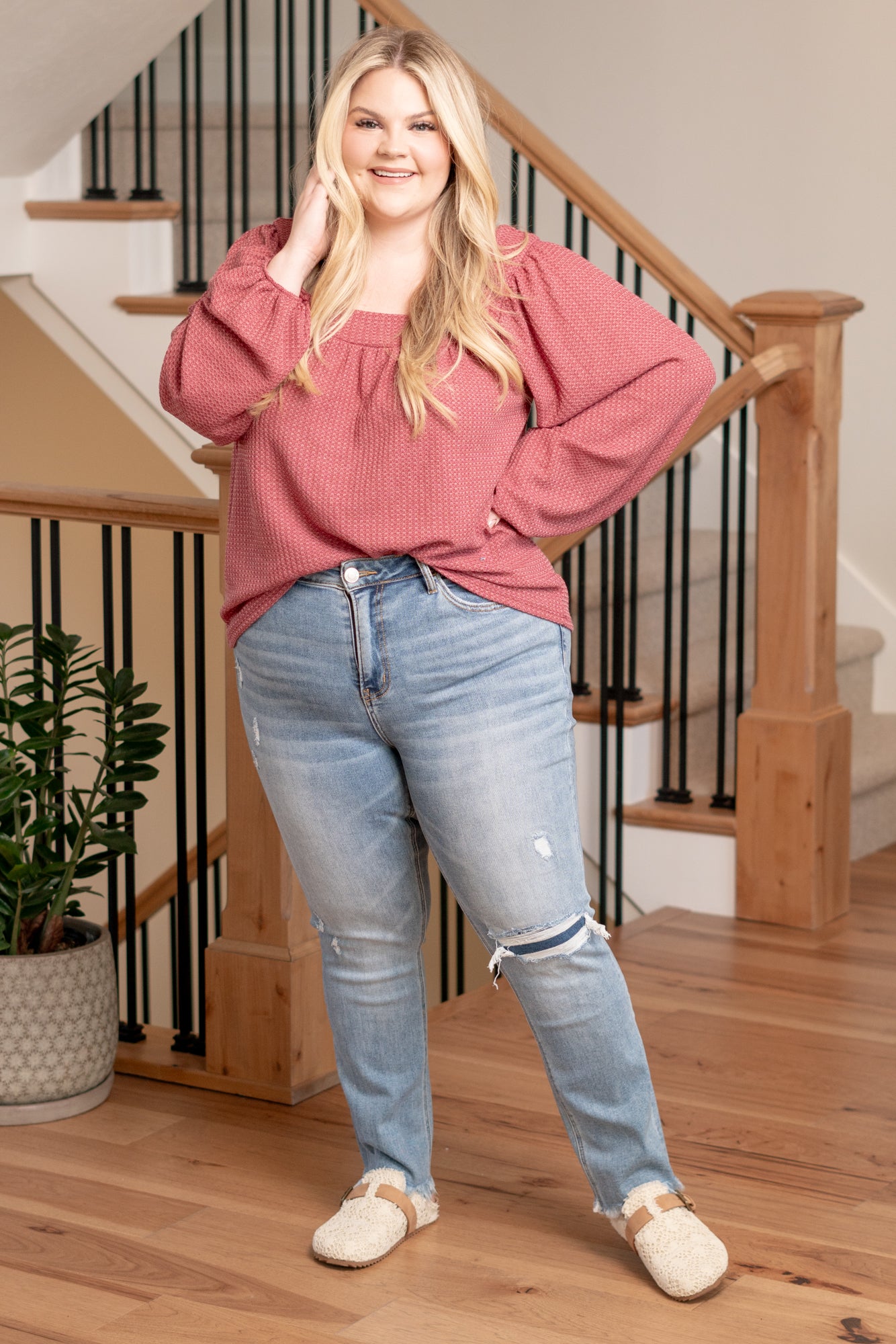 Lovervet by VERVET The Improving Mid Rise Crop Slim Straight jeans, a perfect blend of modernity and timeless comfort. These jeans feature a flattering mid-rise silhouette and a contemporary slim straight leg, offering versatility and chic appeal. The cropped length adds a touch of sophistication, making them suitable for a range of occasions.