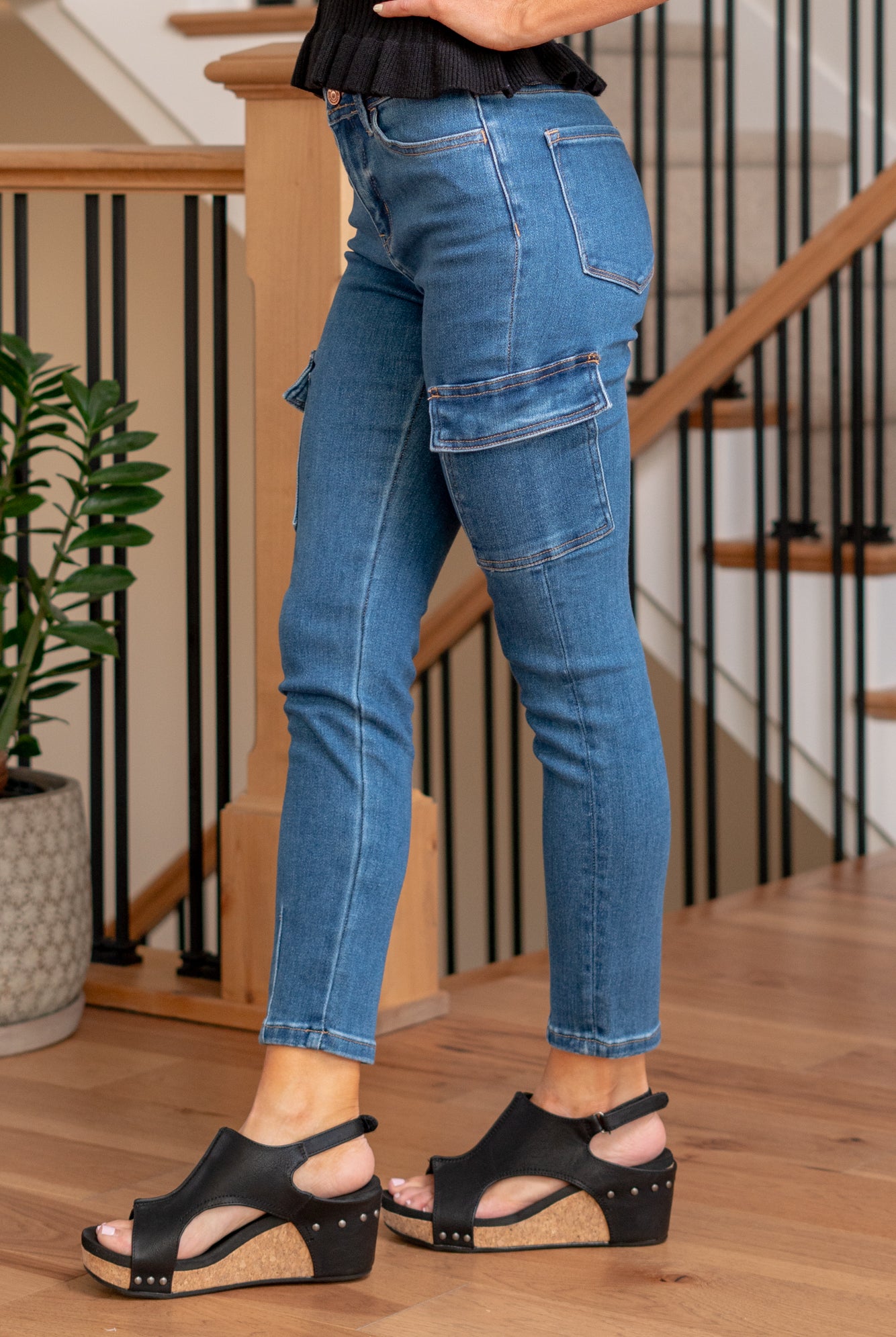 VERVET by Flying Monkey Jeans These on-trend jeans boast a flattering high rise, a sleek skinny fit, and edgy side cargo pockets, providing a perfect blend of fashion-forward design and functionality. The cropped length adds a touch of modernity, making them a versatile choice for various occasions.