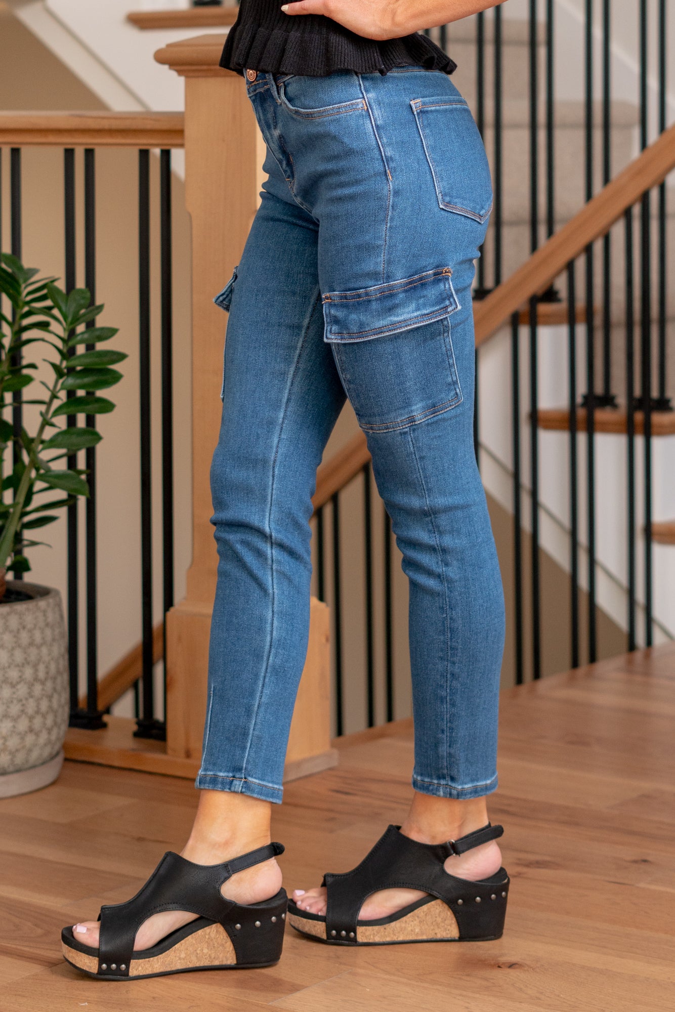 VERVET by Flying Monkey Jeans These on-trend jeans boast a flattering high rise, a sleek skinny fit, and edgy side cargo pockets, providing a perfect blend of fashion-forward design and functionality. The cropped length adds a touch of modernity, making them a versatile choice for various occasions.