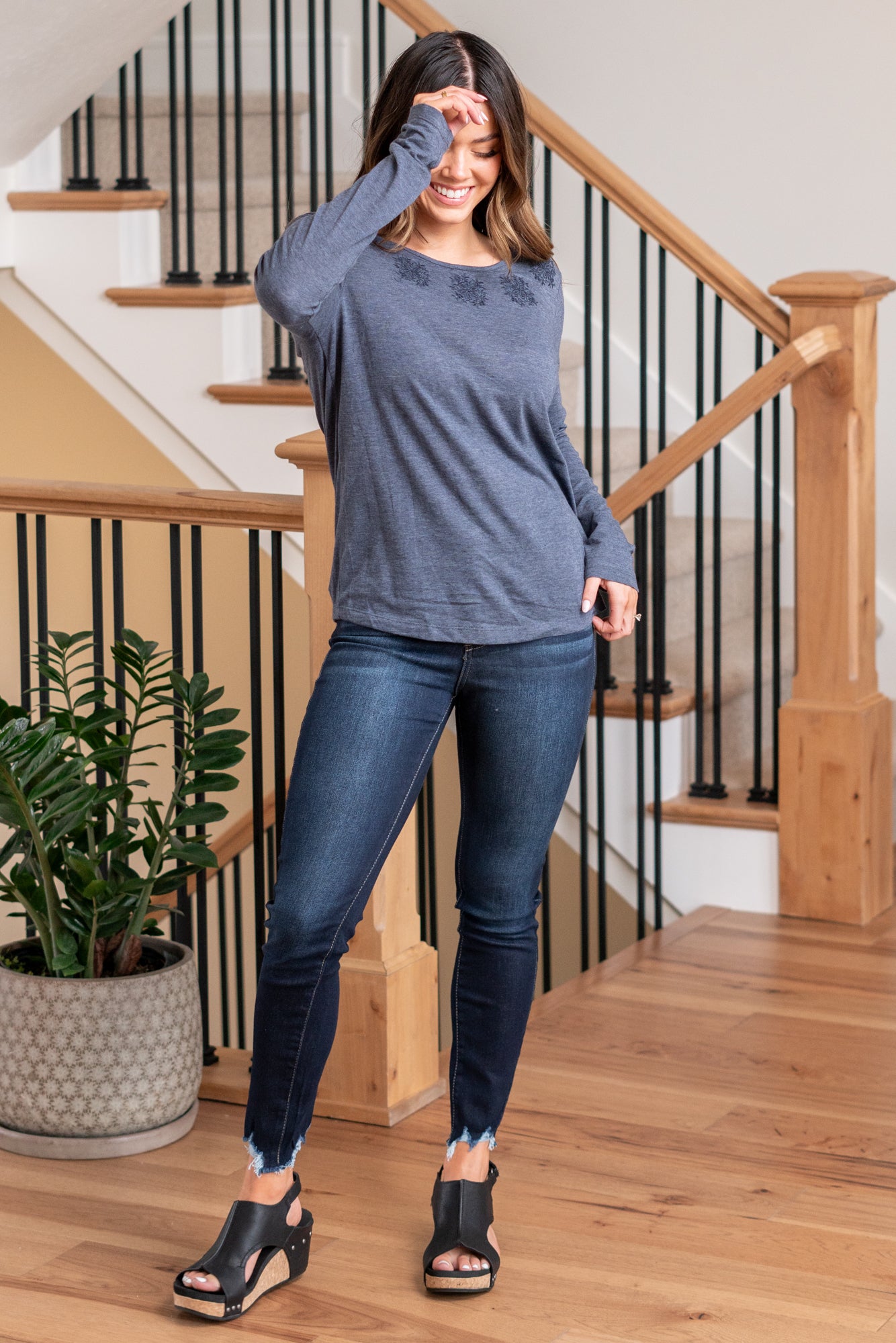 Hem & Thread Introducing the Morgan Embroidered Tie Back Long Sleeve Tee – a blend of style and comfort with delicate embroidery and a flattering tie-back design, perfect for any occasion. Color: Navy Neckline: Open Material: 65% Cotton 35% Polyester Style #: 31576W-Navy Contact us for any additional measurements or sizing.