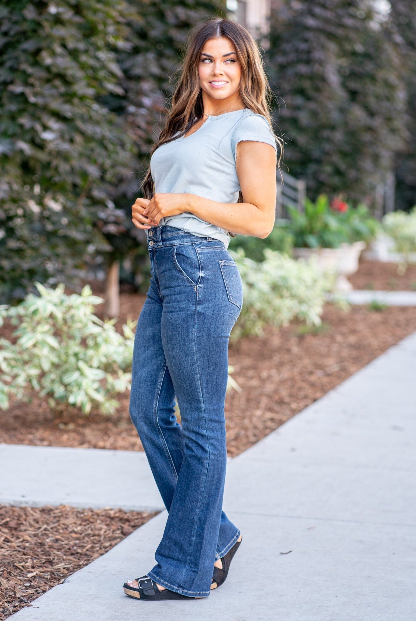 KanCan Jeans Color: Dark Blue Cut: Boot Cut, 33" Inseam* Rise: High-Rise, 10.5" Front Rise* COTTON 68% POLYESTER 30% LYCRA 2% Stitching: Classic Fly: Zipper Style #: KC8600D Contact us for any additional measurements or sizing. *Measured on the smallest size, measurements may vary by size. Jacquelyn wears a size 25 in jeans, a small in tops, and 6.5 in shoes. She isKanCan Jeans American Blues Denim Boutique Matilda High Rise Utility Boot Cut KC8600Dwearing size 25 in these jeans.
