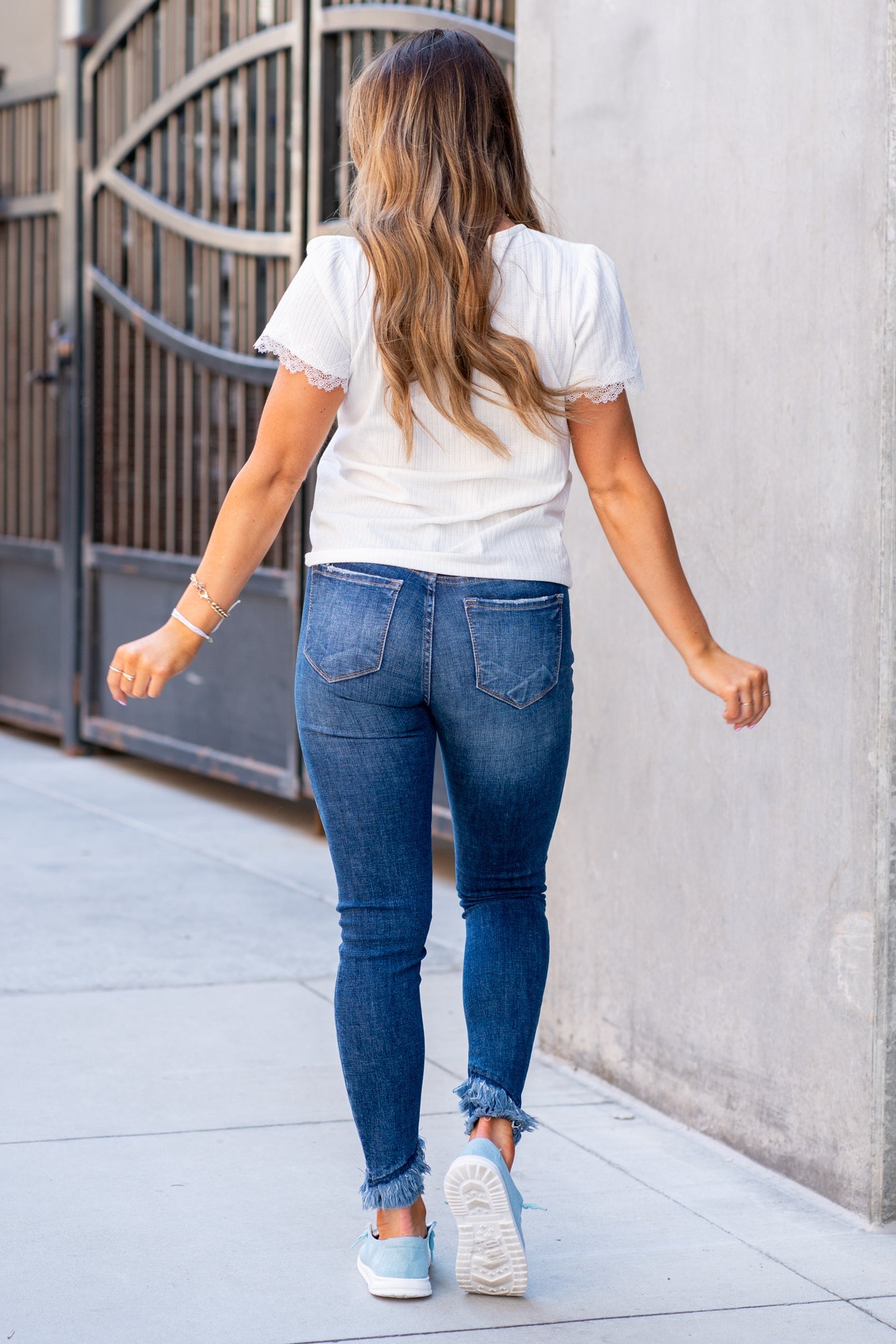 Kan Can Jeans Color: Dark Wash Cut: Ankle Skinny, 27" Inseam* Rise: Mid-Rise, 8.5" Front Rise* Material: 98% COTTON 2% SPANDEX Machine Wash Separately In Cold Water Stitching: Classic Fly: Zipper Style #: KC6204D Contact us for any additional measurements or sizing.