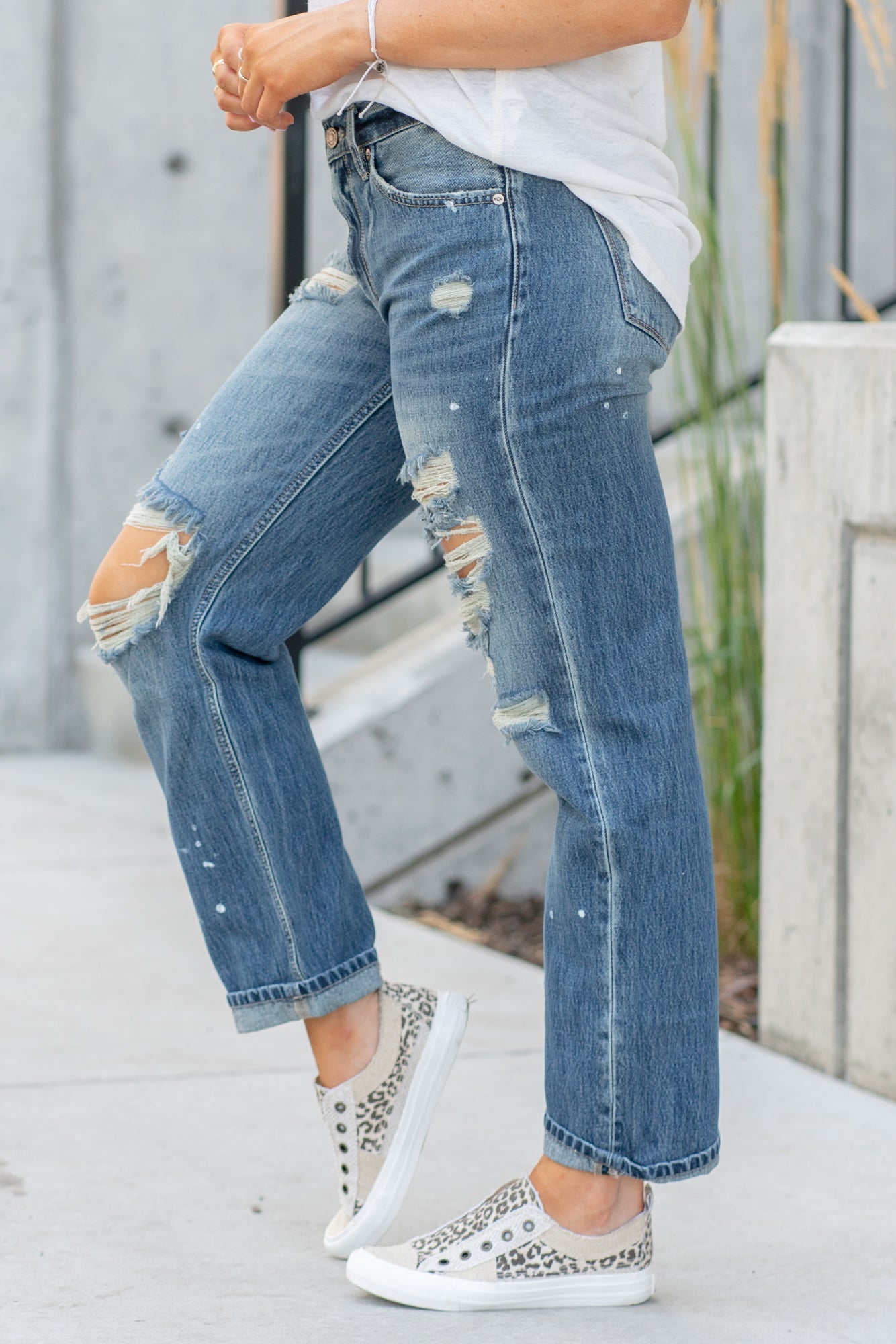 KanCan Jeans These mid-rise boyfriend jeans hit at exactly the right spot on your waist and with some spandex, these will stretch as you wear and get super comfy! Color: Dark Blue Wash Cut: Cuffed Boyfriend, 26" Inseam* Rise: Mid-Rise, 9.25" Front Rise* 99% COTTON, 1% SPANDEX Stitching: Classic Fly: Zipper Style #: KC8687D Contact us for any additional measurements or sizing.