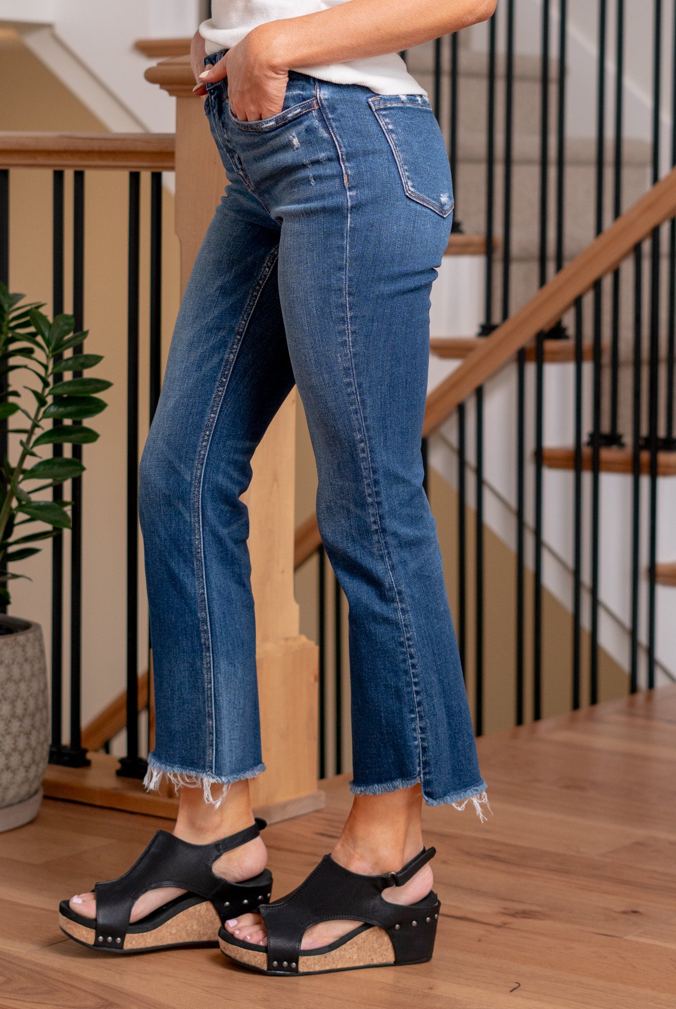 Flying Monkey Infuse your wardrobe with a touch of creativity and style with the Ingenuity High Rise Step Hem Crop Flare jeans. These on-trend jeans feature a flattering high-rise silhouette, a cropped flare leg, and a distinctive step hem design.