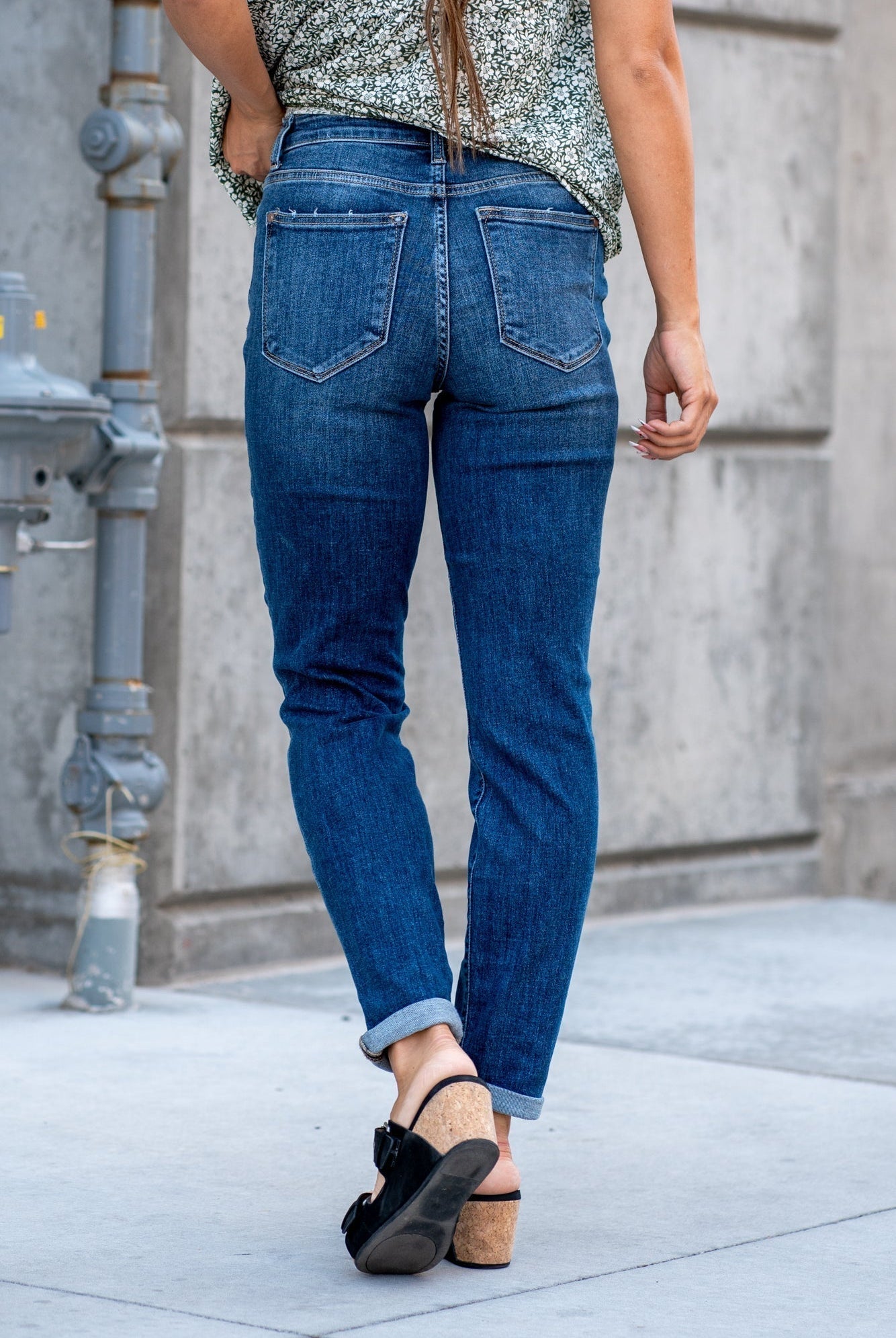 Judy Blue Are you tired of your skinny jeans? These cute boyfriends will be your number one favorites. Pair with tennis shoes and a graphic tee for an effortless casual look. Color: Dark Blue Cut: Boyfriend fit, 27" Cuffed*, 30* Uncuffed* Mid Rise, 9.5" Front Rise* Material: 93% COTTON, 6% POLYESTER, 1% SPANDEX Stitching: Classic Fly: Zipper Fly Style #: JB82368 | 82368