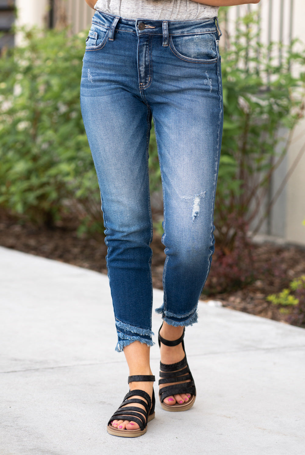 KanCan Jeans Collection: Spring 2021 Color: Dark Blue Wash Cut: Ankle Skinny, 26" Inseam Rise: High-Rise, 10" Front Rise 94% COTTON, 5% POLYESTER, 1% POLYESTER Stitching: Classic Fly: Zipper Style #: KC9279D Contact us for any additional measurements or sizing.