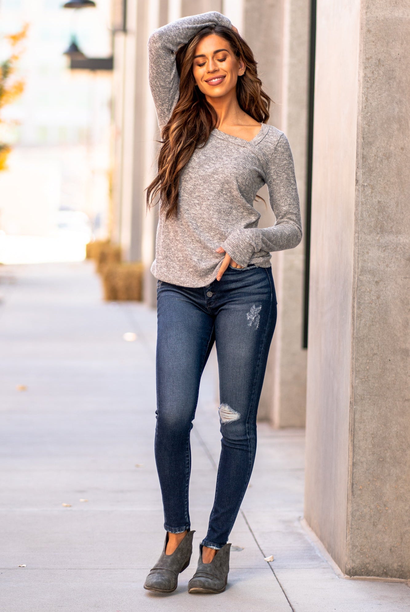 KanCan Jeans Color: Dark Blue Cut: Curvy Skinny, 30" Inseam* Rise: High-Rise, 10" Front Rise* 92% COTTON , 7% POLYESTER , 1% SPANDEX Stitching: Classic Fly: Exposed Button Fly Style #: KC7145D Contact us for any additional measurements or sizing. *Measured on the smallest size, measurements may vary by size.