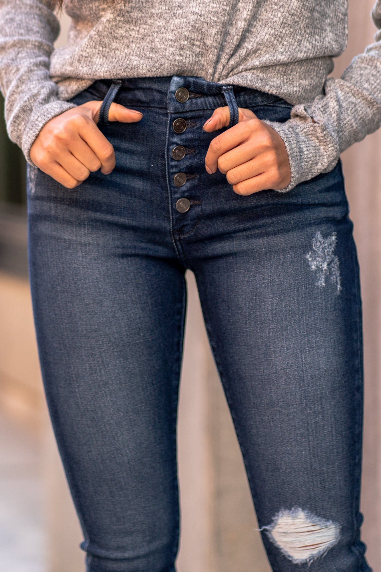 KanCan Jeans Color: Dark Blue Cut: Curvy Skinny, 30" Inseam* Rise: High-Rise, 10" Front Rise* 92% COTTON , 7% POLYESTER , 1% SPANDEX Stitching: Classic Fly: Exposed Button Fly Style #: KC7145D Contact us for any additional measurements or sizing. *Measured on the smallest size, measurements may vary by size.