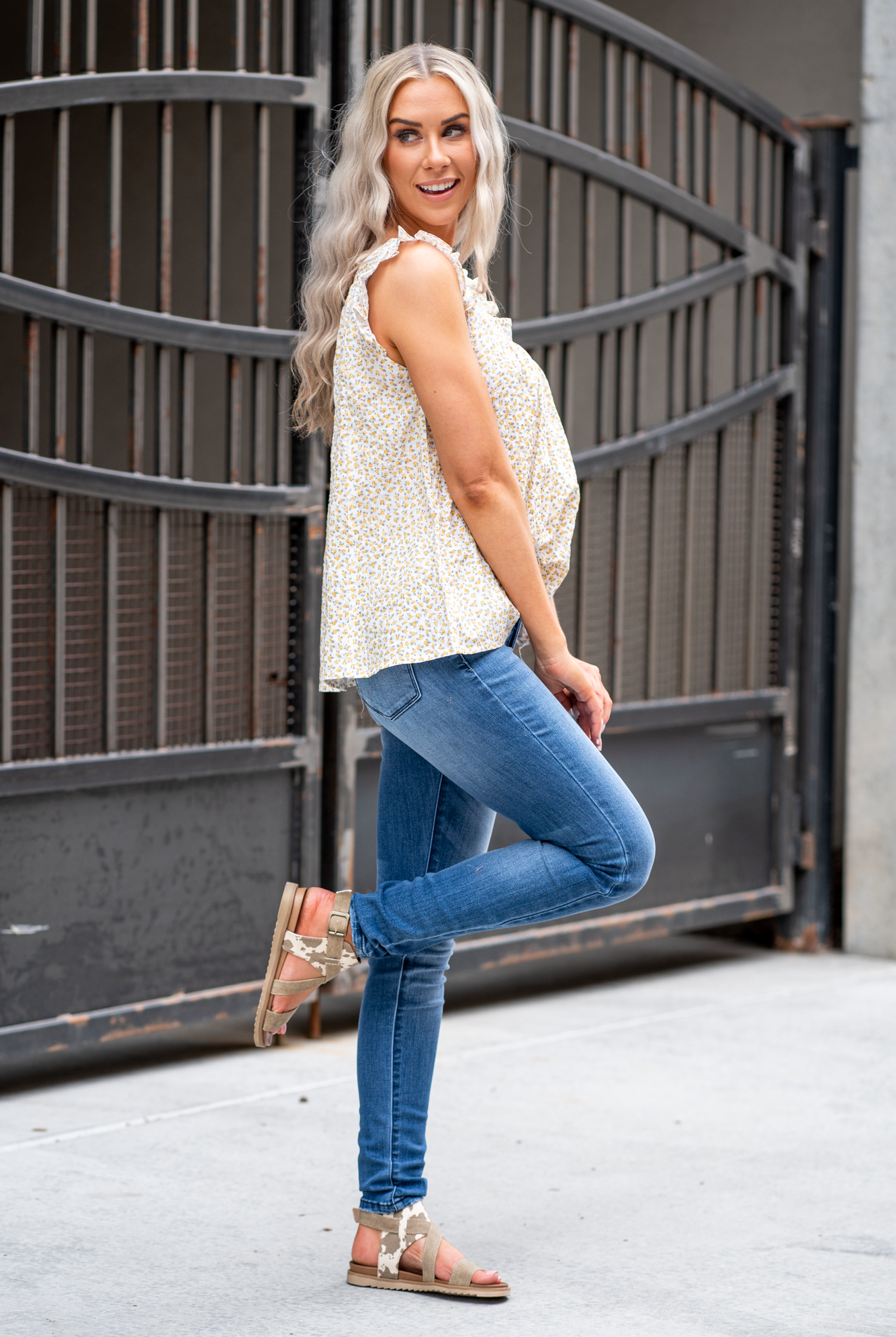 KanCan Jeans These high-rise blue wash skinny jeans have the classic KanCan exposed button fly. Dress up this denim with a bodysuit or wear them casual with a crop top to accentuate your waist line. KanCan Stretch Level: Comfort Stretch Collection: Core Style Color: Medium Wash 67.5% COTTON, 25% POLYESTER, 6.5 RAYON, 1% SPANDEX Cut: Curvy-Fit Skinny, 30" Inseam Rise: High-Rise, 10" Front Rise Stitching: Classic Fly: Exposed Button Fly Style #: KC7113M