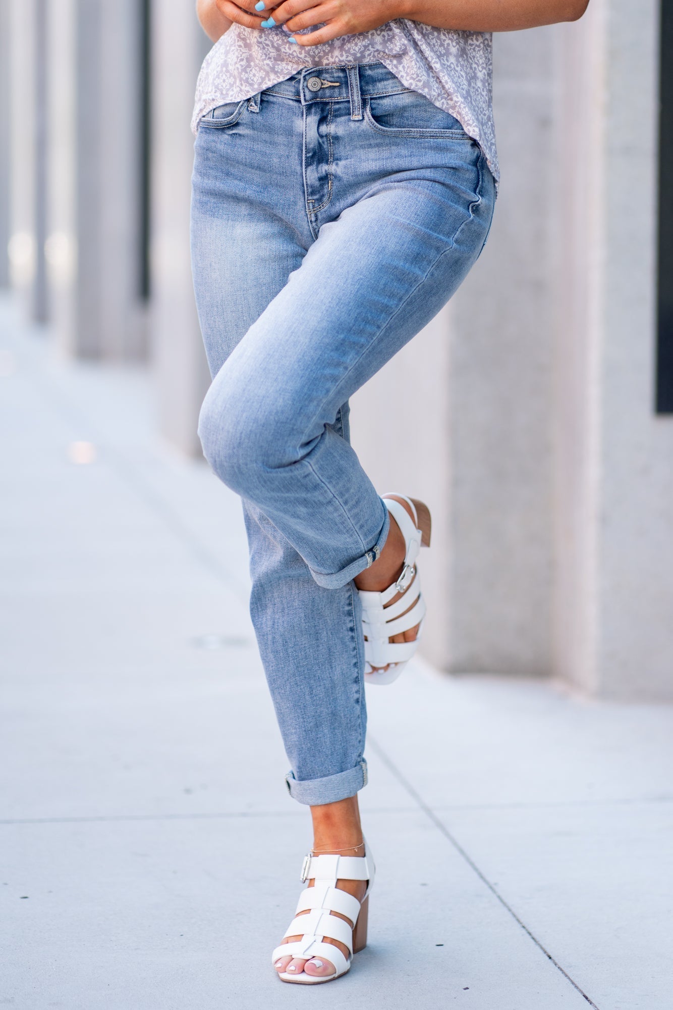 Judy Blue Tired of your skinny jeans? These cute boyfriend fits will be your number one. Pair with sneakers and an oversized tee for a comfy look. Color: Light Wash Cut: Boyfriend, 30" Inseam Un-cuffed* Rise: Mid-Rise. 8.5" Front Rise* Material: 93% COTTON, 6% POLYESTER 1% SPANDEX Machine Wash Separately In Cold Water Stitching: Classic Fly: Zipper Style #: JB82335 , 82235 Contact us for any additional measurements or sizing. *Measured on the smallest size, measurements may vary by size.