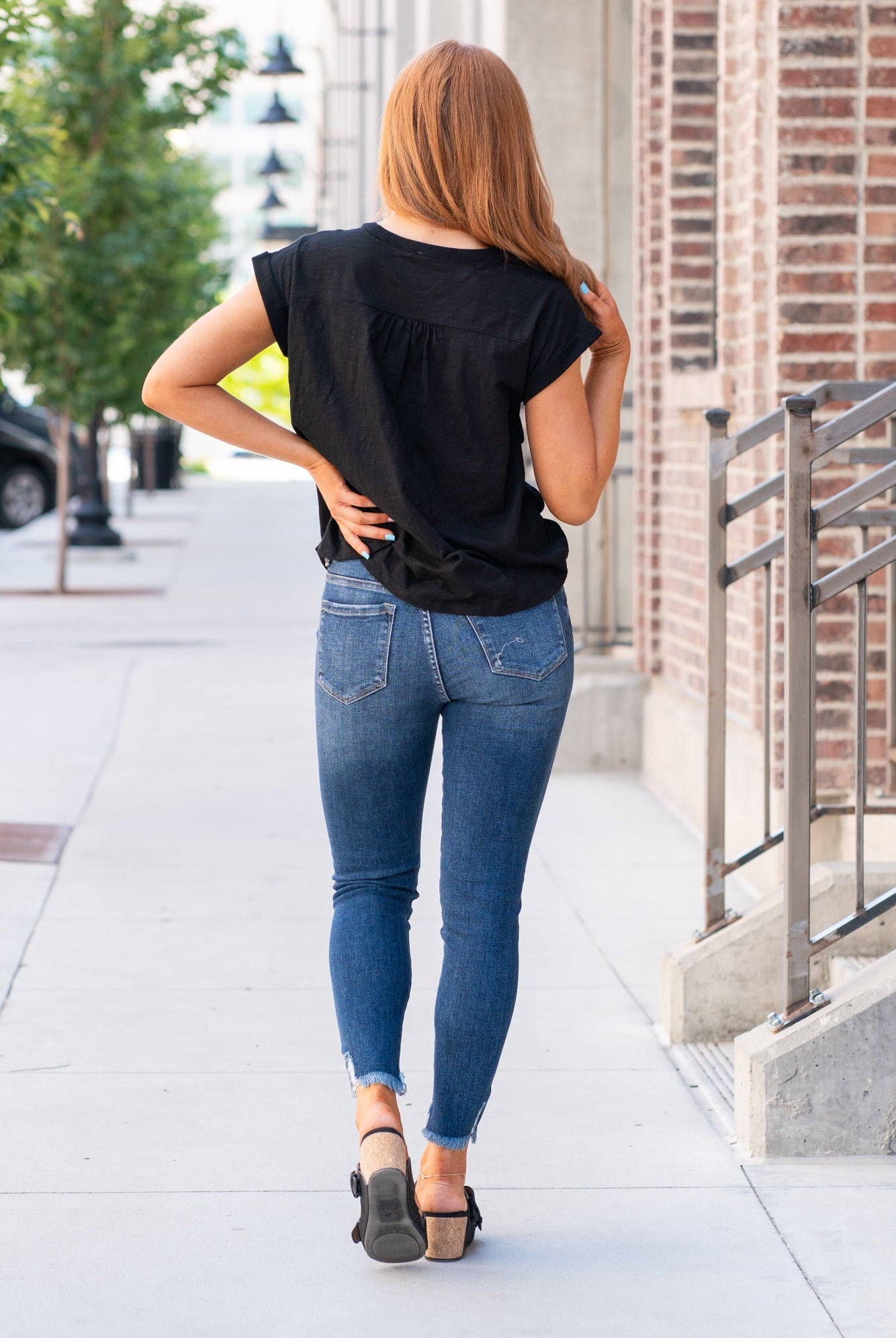 KanCan Jeans Color: Dark Wash Ankle Skinny, 27" Inseam* High Rise, 11" Front Rise* Frayed Hem Ankle with Ripped Distress 93% COTTON, 6% POLYESTER, 1% SPANDEX Fly: Exposed Button Fly Style #: KC2517D Contact us for any additional measurements or sizing. *Measured on the smallest size, measurements may vary by size.