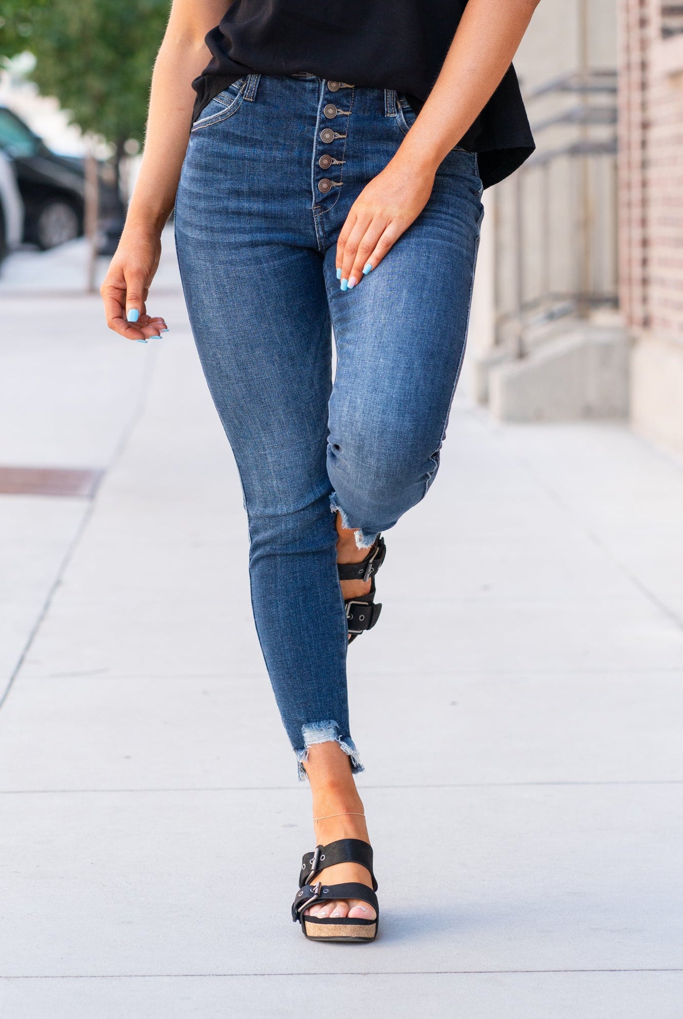 KanCan Jeans Color: Dark Wash Ankle Skinny, 27" Inseam* High Rise, 11" Front Rise* Frayed Hem Ankle with Ripped Distress 93% COTTON, 6% POLYESTER, 1% SPANDEX Fly: Exposed Button Fly Style #: KC2517D Contact us for any additional measurements or sizing. *Measured on the smallest size, measurements may vary by size.