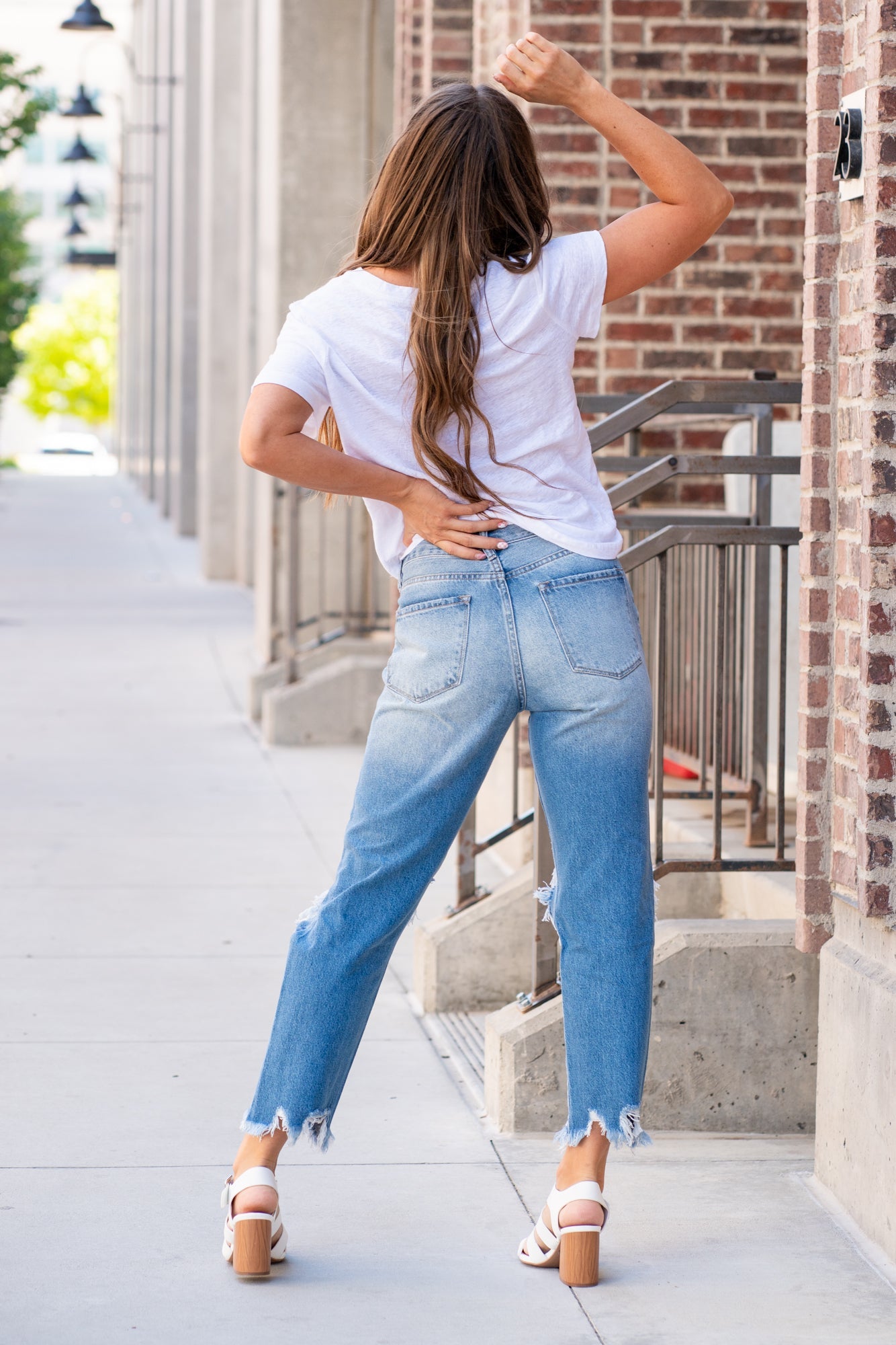 KanCan Jeans With a high waist and mom fit, these will be your go-to jeans that will never go out of style. Color: Medium Blue Cut: Mom Fit, 26.5" Inseam* Rise: High-Rise, 11" Front Rise* 100% Cotton Fly: Zipper Style #: KC7180M Contact us for any additional measurements or sizing. *Measured on the smallest size, measurements may vary by size.