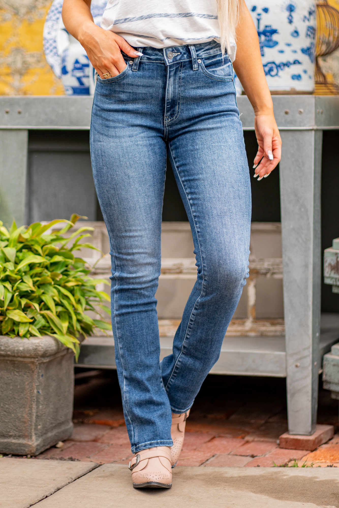 KanCan Jeans KanCan Stretch Level: Stretchy Color: Medium Blue Cut: Boot Cut, 32" Inseam* Rise: High-Rise, 10" Front Rise* 68% COTTON, 30% POLYESTER, 2%SPANDEX Stitching: Classic Fly: Zipper Style #: KC8683M Contact us for any additional measurements or sizing. *Measured on the smallest size, measurements may vary by size.