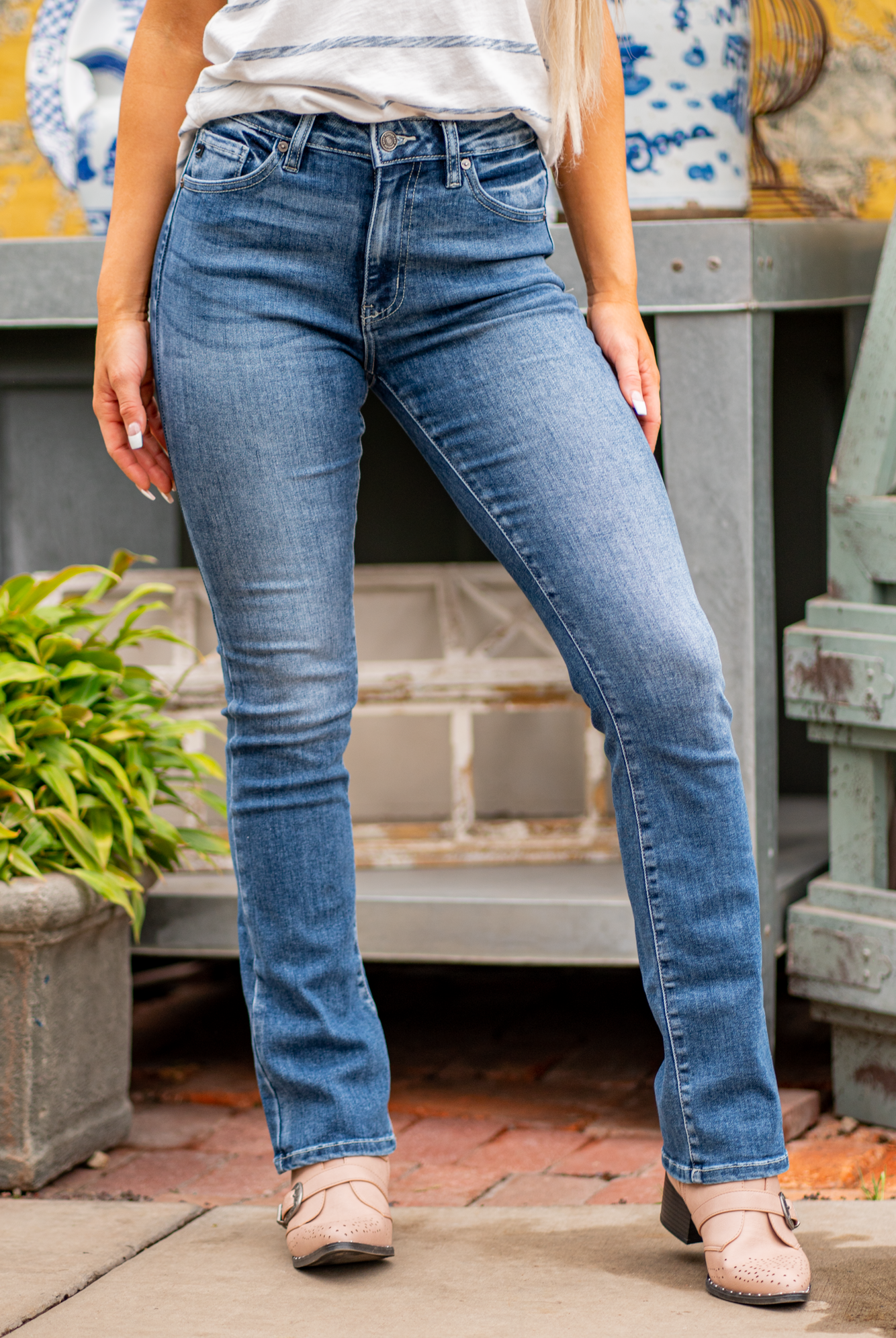 KanCan Jeans KanCan Stretch Level: Stretchy Color: Medium Blue Cut: Boot Cut, 32" Inseam* Rise: High-Rise, 10" Front Rise* 68% COTTON, 30% POLYESTER, 2%SPANDEX Stitching: Classic Fly: Zipper Style #: KC8683M Contact us for any additional measurements or sizing. *Measured on the smallest size, measurements may vary by size.