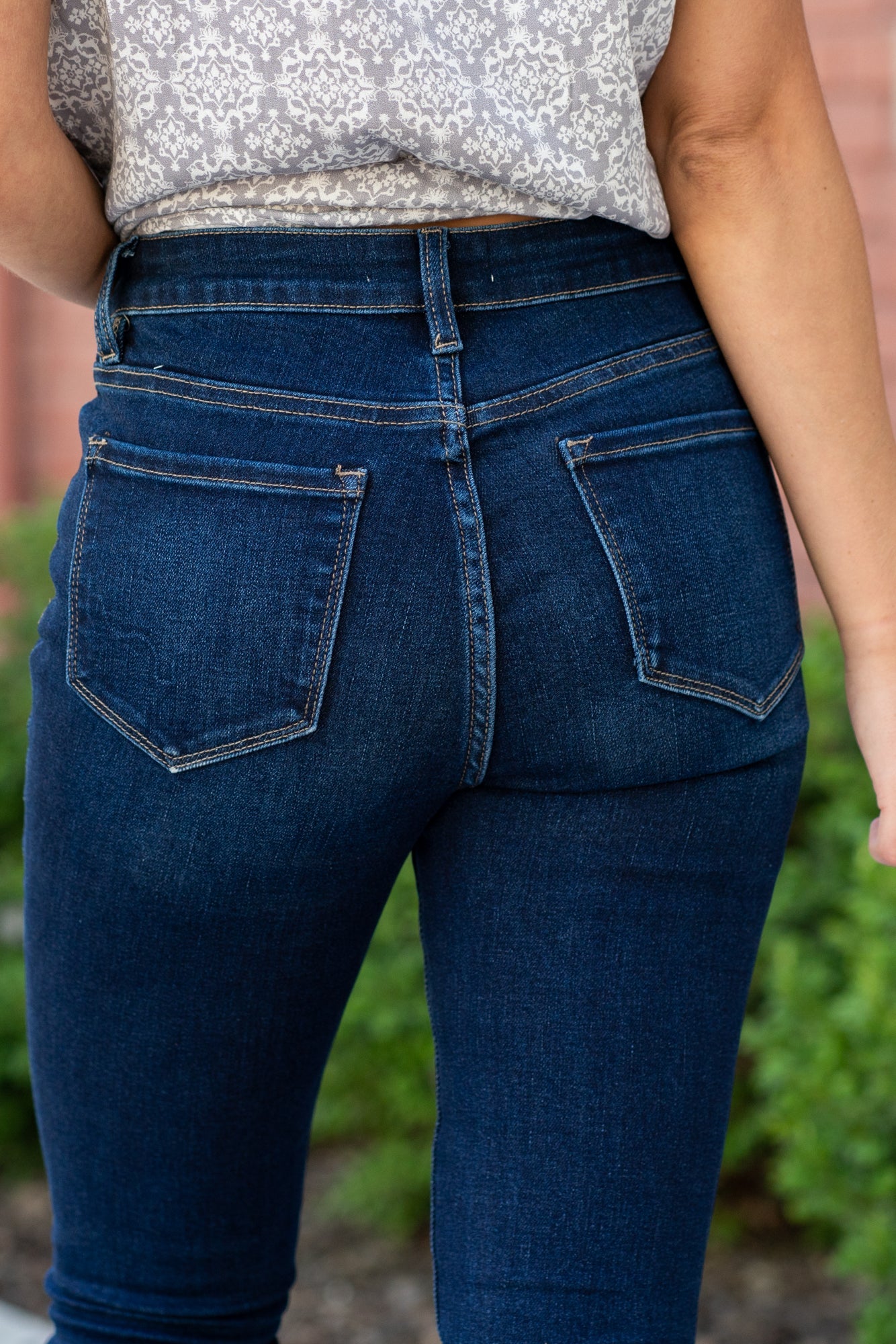 VERVET by Flying Monkey Jeans Skinny, 29" Inseam Rise: High Rise, 10" Front Rise 65% COTTON 30% POLYESTER 3% RAYON 2% SPANDEX Machine Wash Separately In Cold Water Stitching: Classic Fly: Zipper Fly Style #: V2423D Contact us for any additional measurements or sizing. *Measured on the smallest size, measurements may vary by size.