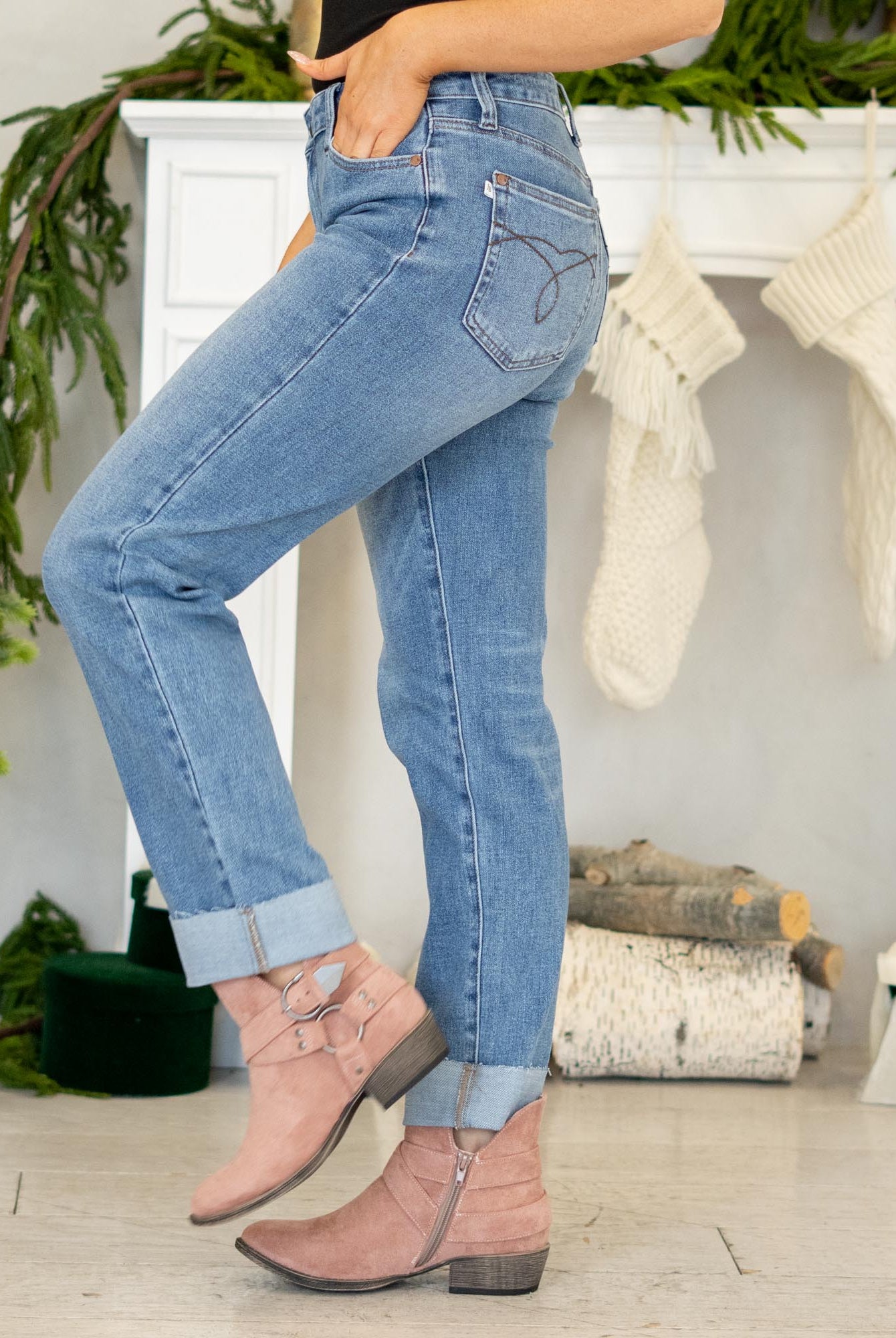 Judy Blue
Criss-cross waist, soft stretch, light distressing—your new easy, flattering boyfriend jean with a single cuff finish.
Color: Medium Blue
Cut: Boyfriend, 28" Inseam*
Rise: High Rise, 10.25" Front Rise*
Material: 81% Cotton, 16% Poly, 3% Spandex
Stitching: Classic
Fly: Zipper
Style #: Style # JB881003 | # 881003
*Measured on the smallest size, measurements may vary by size.
Contact us for any additional measurements or sizing.