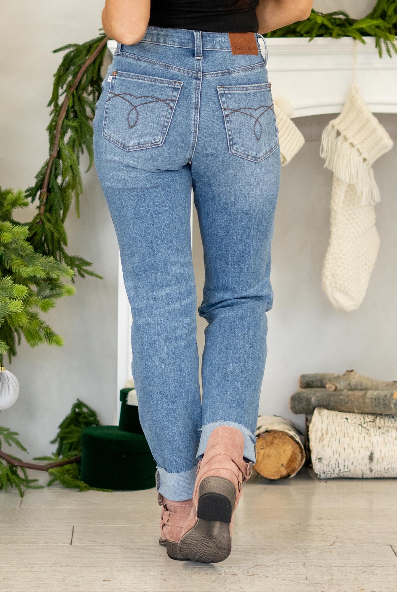 Judy Blue
Criss-cross waist, soft stretch, light distressing—your new easy, flattering boyfriend jean with a single cuff finish.
Color: Medium Blue
Cut: Boyfriend, 28" Inseam*
Rise: High Rise, 10.25" Front Rise*
Material: 81% Cotton, 16% Poly, 3% Spandex
Stitching: Classic
Fly: Zipper
Style #: Style # JB881003 | # 881003
*Measured on the smallest size, measurements may vary by size.
Contact us for any additional measurements or sizing.