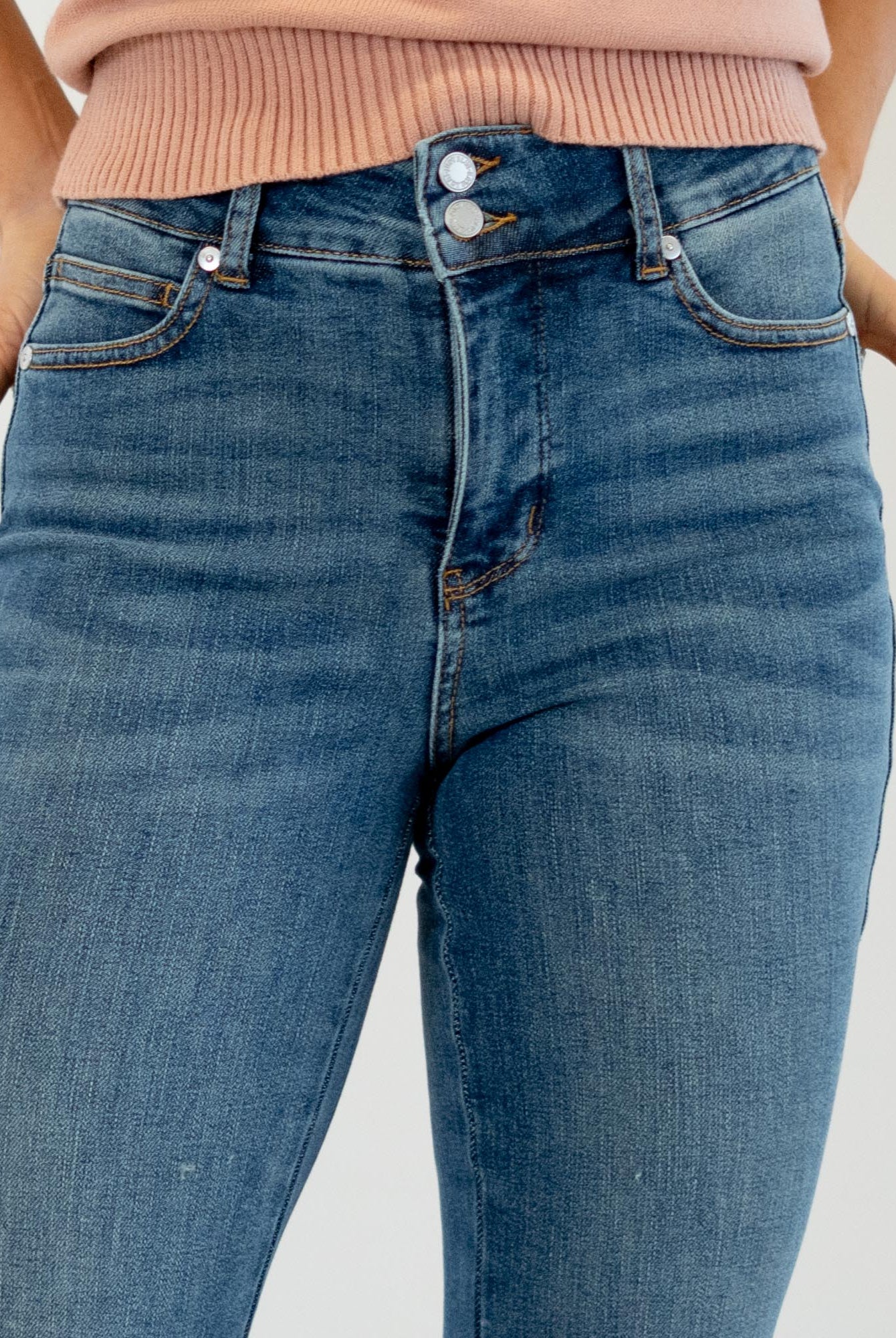 Judy Blue
High-rise tummy control, double-button waist, soft stretch flare—your new sculpting denim essential.
Color: Medium Blue
Cut: Flare, 10.75" Inseam*
Rise: High Rise, 33" Front Rise*
Material: 91% Cotton, 7% Polyester, 2% Spandex
Stitching: Classic
Fly: Zipper
Style #: Style # JB881018 | # 881018
*Measured on the smallest size, measurements may vary by size.
Contact us for any additional measurements or sizing.