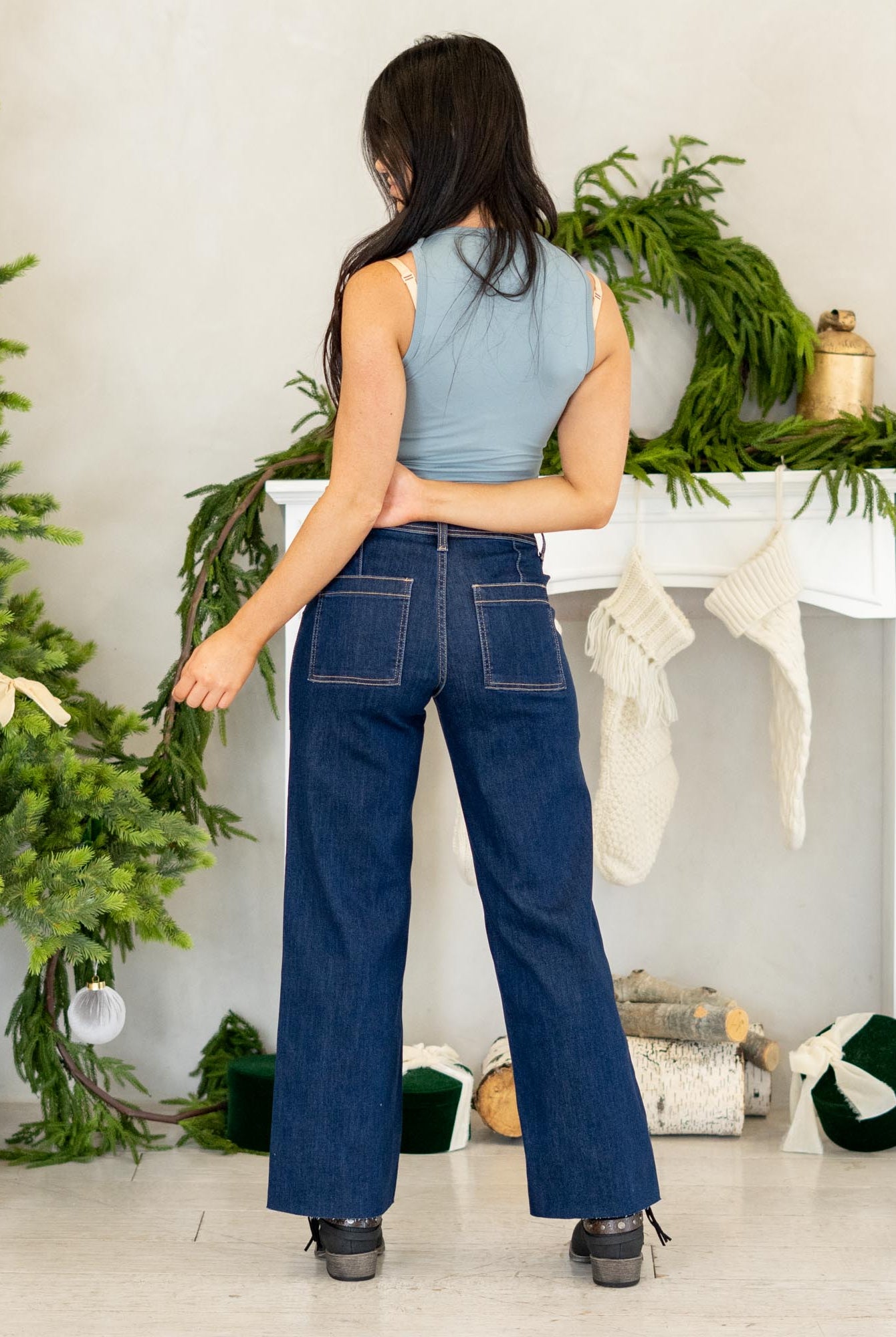 VERVET by Flying Monkey Jeans
Effortless, modern, and made to flatter — the Genial High Rise Raw Hem Wide Leg Jeans feature soft comfort stretch denim with a polished yet easy silhouette. The high rise waist enhances your shape, while the clean-cut raw hem and ankle-length finish give these wide legs a fresh, on-trend look. Simple, sleek, and ready for everyday styling.
Color Name: Genial
Color: Dark Blue Wash
Cut: Wide Leg, 28" Inseam*
Rise: High-Rise, 10" Front Rise*
Leg Opening: 20"