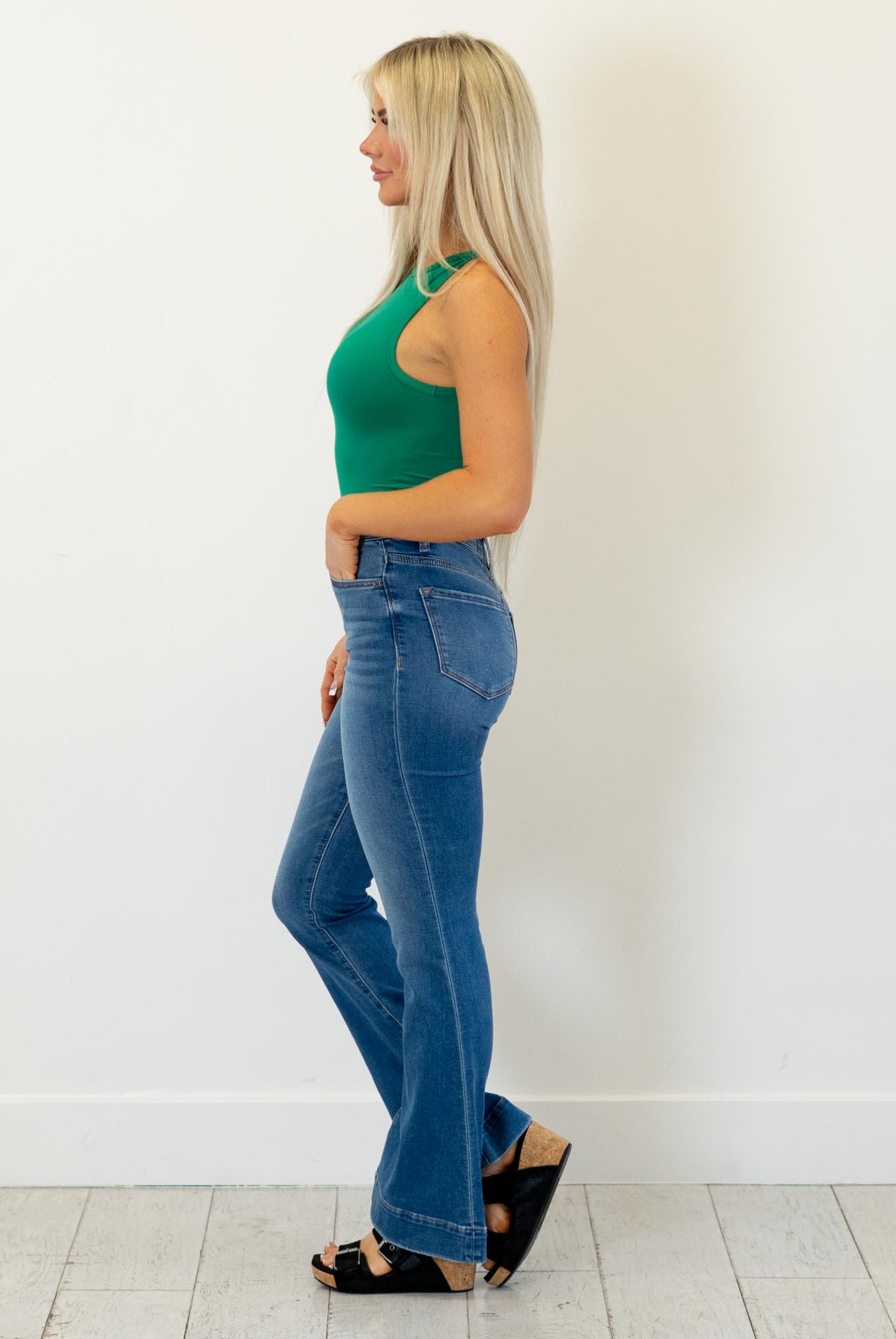 Lovervet by VERVET
Designed with a super high rise and a clean, elongated flare, this style brings effortless polish to everyday denim. The full-length silhouette and tailored trouser hem create a sleek, elevated look that flatters from every angle. Crafted from comfort stretch denim, they offer structure with just the right amount of give. A timeless medium wash makes these easy to dress up or down.
Color Name: Glorious Bluss
Color: Medium Blue
Cut: Flare, 32" Inseam*
Rise: High-Rise, 11" Front R