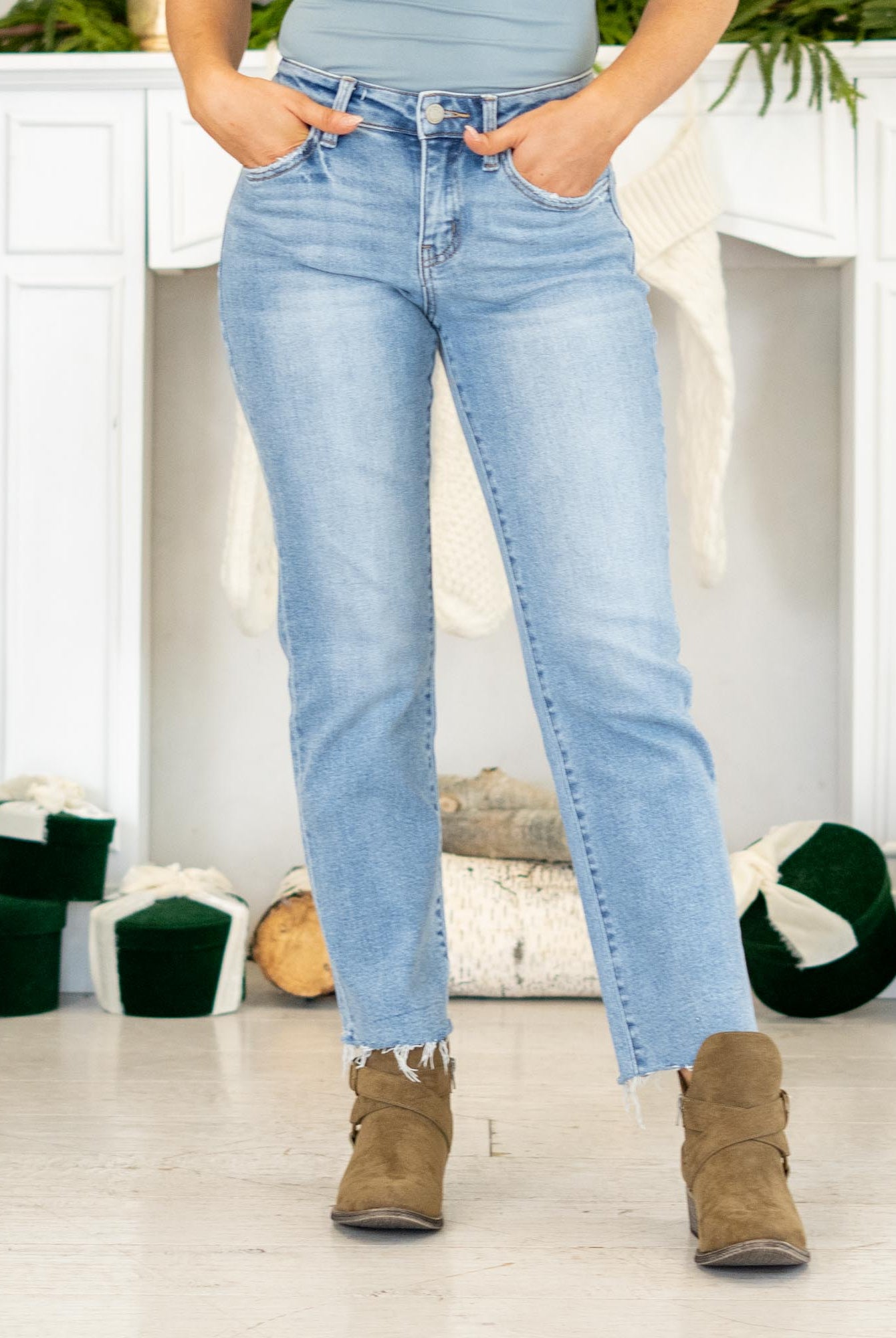 VERVET by Flying Monkey Jeans
Meet your new everyday denim. The Smartest Mid Rise Straight Crop Jeans are made with soft comfort stretch for a fit that moves with you. Designed with a flattering mid rise, lightly distressed details, and a clean raw hem, these medium-wash straight legs give you that easy, timeless look. Finished with a cropped length for a modern touch, they’re the perfect pair for any season.
Color Name: Smartest
Color: Medium Blue
Cut: Cropped Straight Leg, 27" Inseam*
Rise