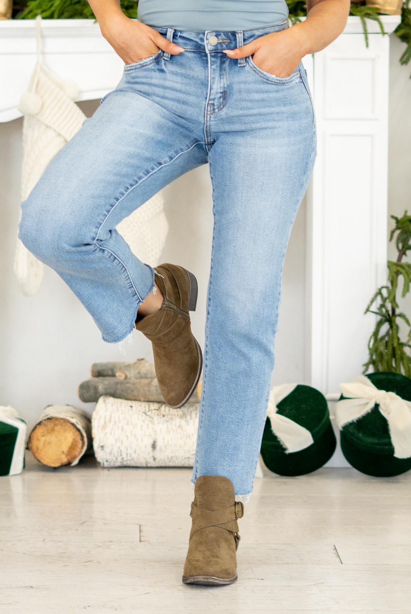 VERVET by Flying Monkey Jeans
Meet your new everyday denim. The Smartest Mid Rise Straight Crop Jeans are made with soft comfort stretch for a fit that moves with you. Designed with a flattering mid rise, lightly distressed details, and a clean raw hem, these medium-wash straight legs give you that easy, timeless look. Finished with a cropped length for a modern touch, they’re the perfect pair for any season.
Color Name: Smartest
Color: Medium Blue
Cut: Cropped Straight Leg, 27" Inseam*
Rise