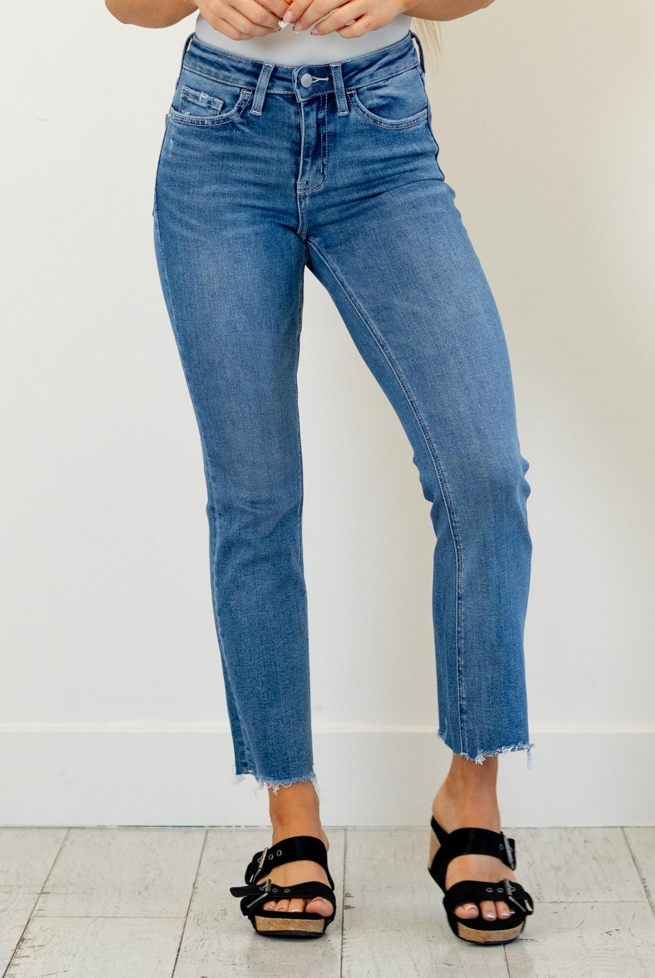 Lovervet by VERVET
A flattering high rise meets a modern kick flare in this easy, everyday style. The cropped length and uneven raw hem add just the right amount of edge, while the medium wash keeps it effortlessly wearable. Made with comfort stretch denim, these jeans move with you without losing their shape. An elevated staple you’ll reach for season after season.
Color Name: Perfectly
Color: Medium Blue
Cut: Cropped Falre, 27" Inseam*
Rise: High-Rise, 10" Front Rise*
Material: 93% COTTON, 5% P