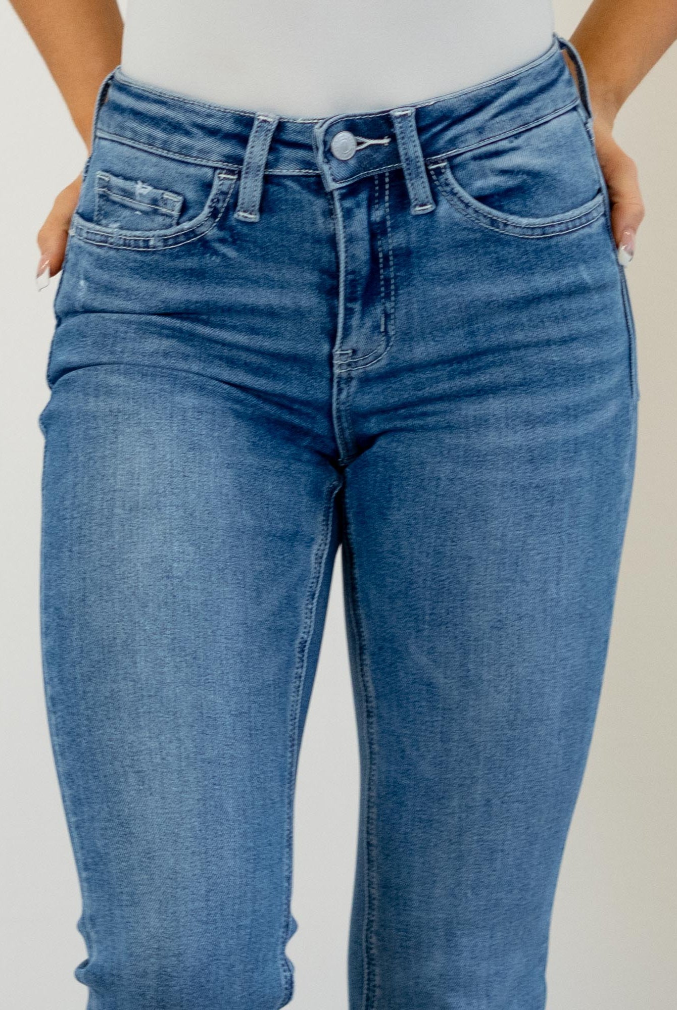 Lovervet by VERVET
A flattering high rise meets a modern kick flare in this easy, everyday style. The cropped length and uneven raw hem add just the right amount of edge, while the medium wash keeps it effortlessly wearable. Made with comfort stretch denim, these jeans move with you without losing their shape. An elevated staple you’ll reach for season after season.
Color Name: Perfectly
Color: Medium Blue
Cut: Cropped Falre, 27" Inseam*
Rise: High-Rise, 10" Front Rise*
Material: 93% COTTON, 5% P