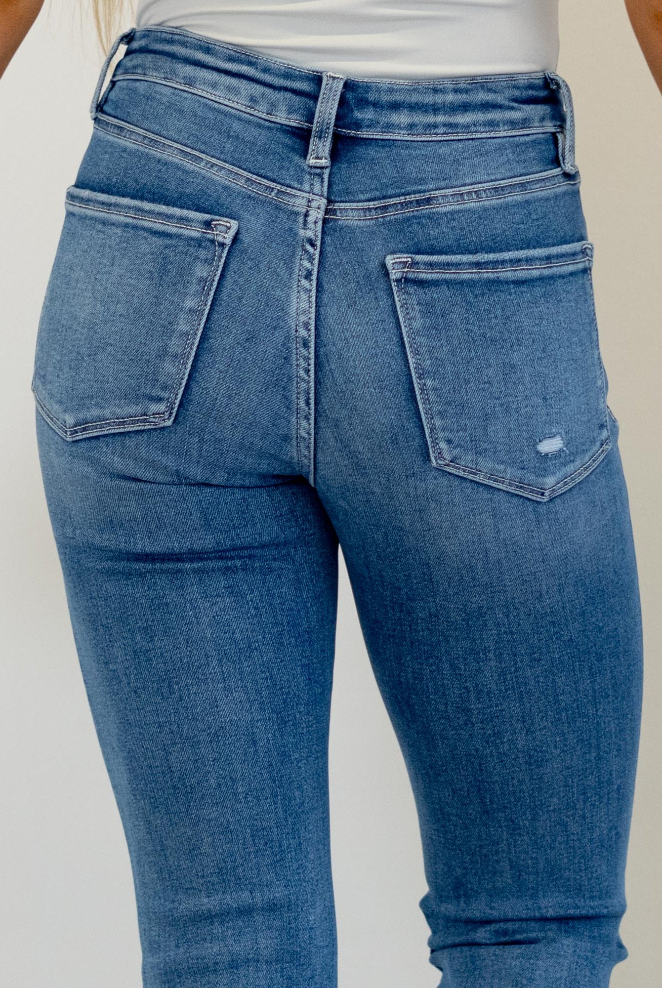Lovervet by VERVET
A flattering high rise meets a modern kick flare in this easy, everyday style. The cropped length and uneven raw hem add just the right amount of edge, while the medium wash keeps it effortlessly wearable. Made with comfort stretch denim, these jeans move with you without losing their shape. An elevated staple you’ll reach for season after season.
Color Name: Perfectly
Color: Medium Blue
Cut: Cropped Falre, 27" Inseam*
Rise: High-Rise, 10" Front Rise*
Material: 93% COTTON, 5% P
