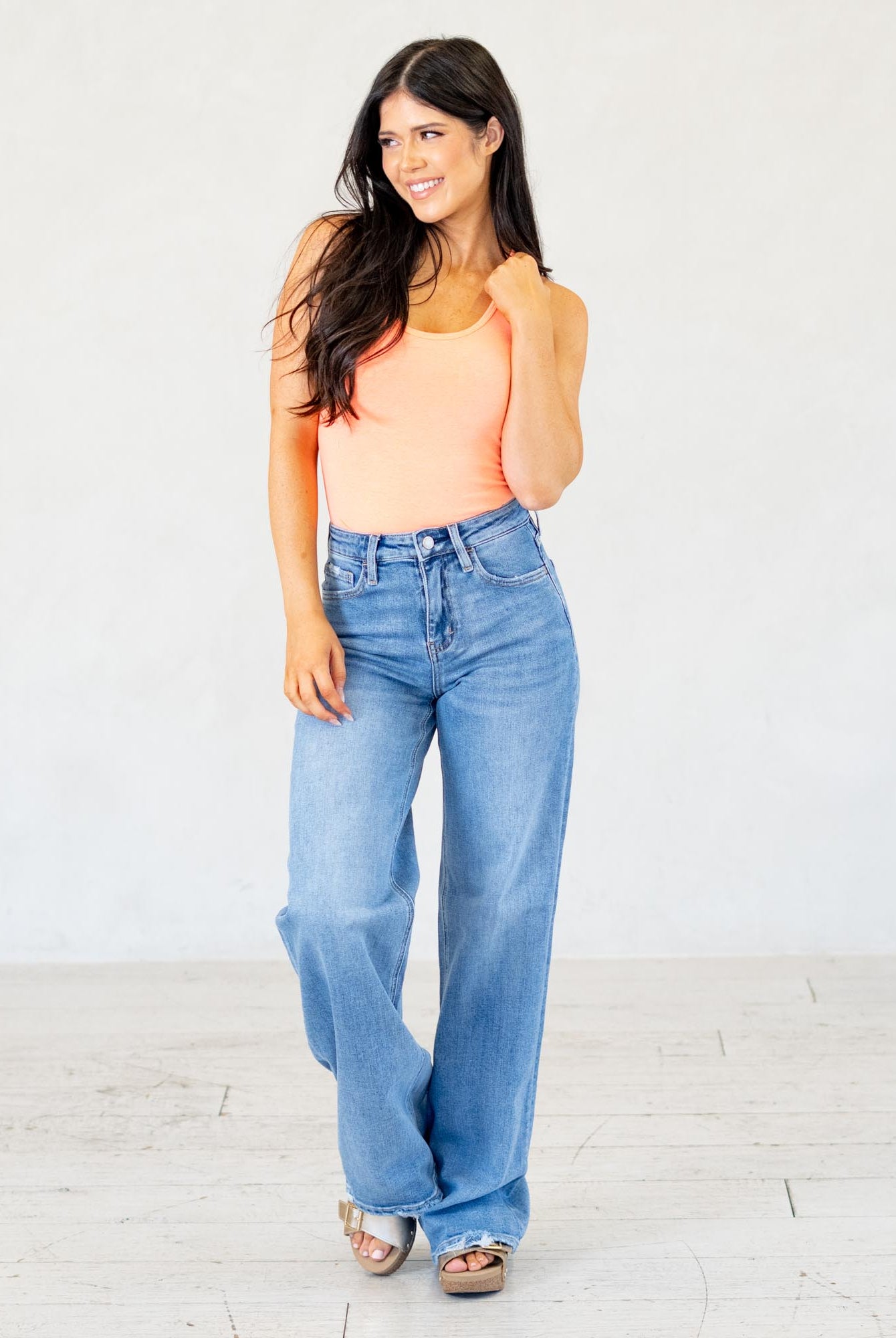 VERVET by Flying Monkey Jeans
Description
Color Name: Hearten
Color: Medium Blue
Cut: Wide Leg, 34" Inseam*
Rise: High-Rise, 10.5" Front Rise*
Leg Opening: 22"*
Material: 94.5% COTTON, 4.5% POLYESTER, 1% SPANDEX
Machine Wash Separately In Cold Water
Stitching: Classic
Fly: Zipper
Style #: V3651
*Measured on the smallest size, measurements may vary by size
Contact us for any additional measurements or sizing.