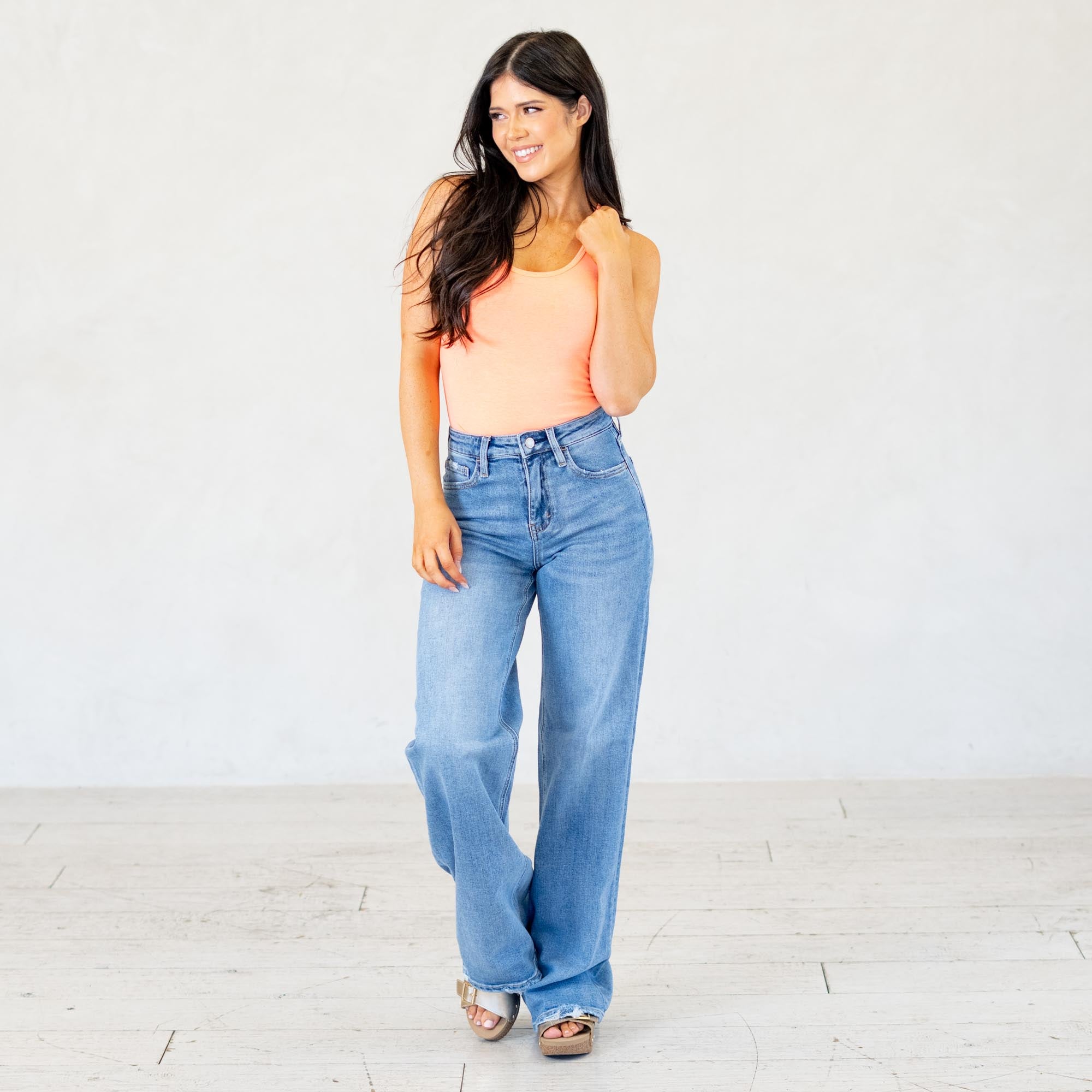 VERVET by Flying Monkey Jeans
Description
Color Name: Hearten
Color: Medium Blue
Cut: Wide Leg, 34" Inseam*
Rise: High-Rise, 10.5" Front Rise*
Leg Opening: 22"*
Material: 94.5% COTTON, 4.5% POLYESTER, 1% SPANDEX
Machine Wash Separately In Cold Water
Stitching: Classic
Fly: Zipper
Style #: V3651
*Measured on the smallest size, measurements may vary by size
Contact us for any additional measurements or sizing.