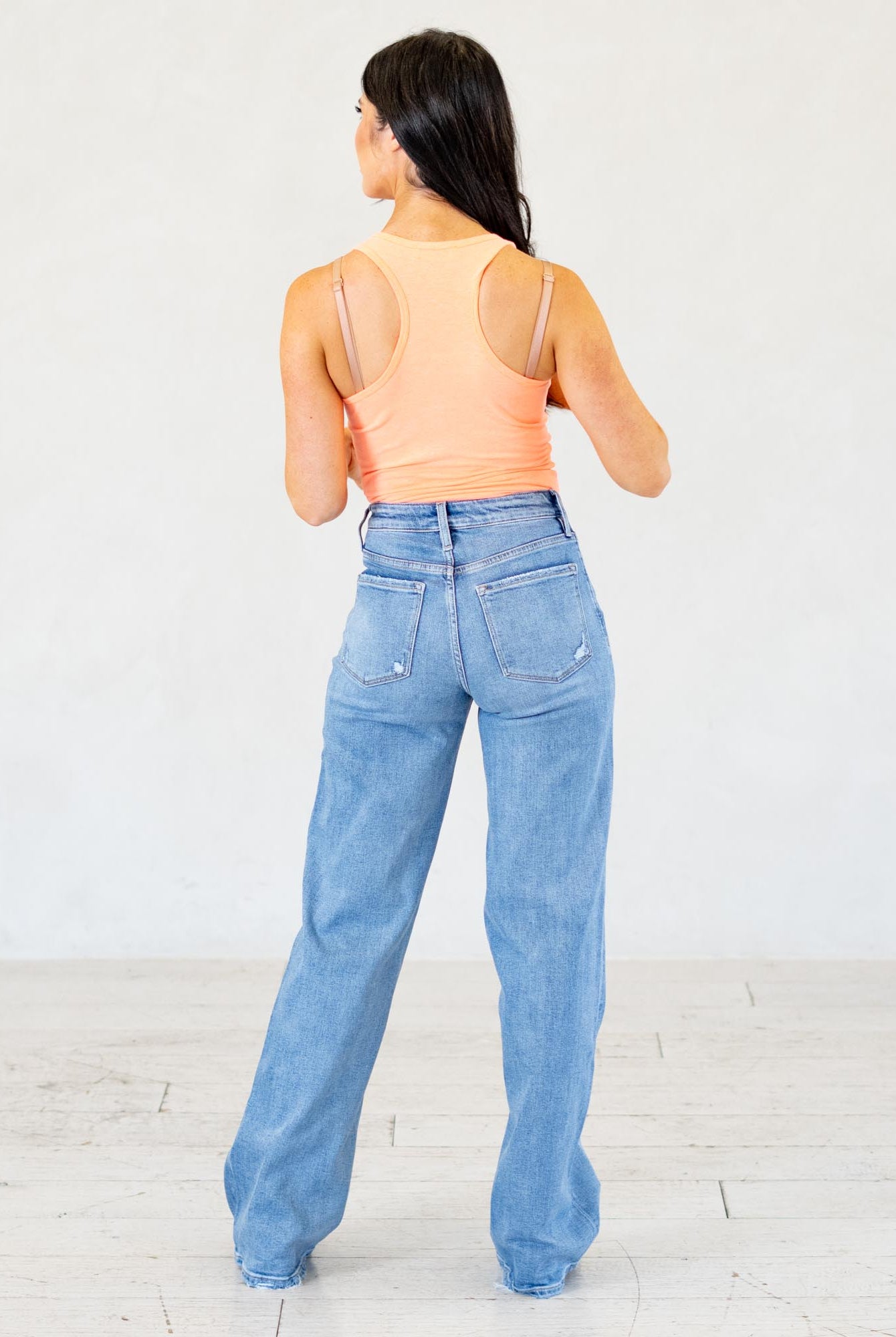 VERVET by Flying Monkey Jeans
Description
Color Name: Hearten
Color: Medium Blue
Cut: Wide Leg, 34" Inseam*
Rise: High-Rise, 10.5" Front Rise*
Leg Opening: 22"*
Material: 94.5% COTTON, 4.5% POLYESTER, 1% SPANDEX
Machine Wash Separately In Cold Water
Stitching: Classic
Fly: Zipper
Style #: V3651
*Measured on the smallest size, measurements may vary by size
Contact us for any additional measurements or sizing.