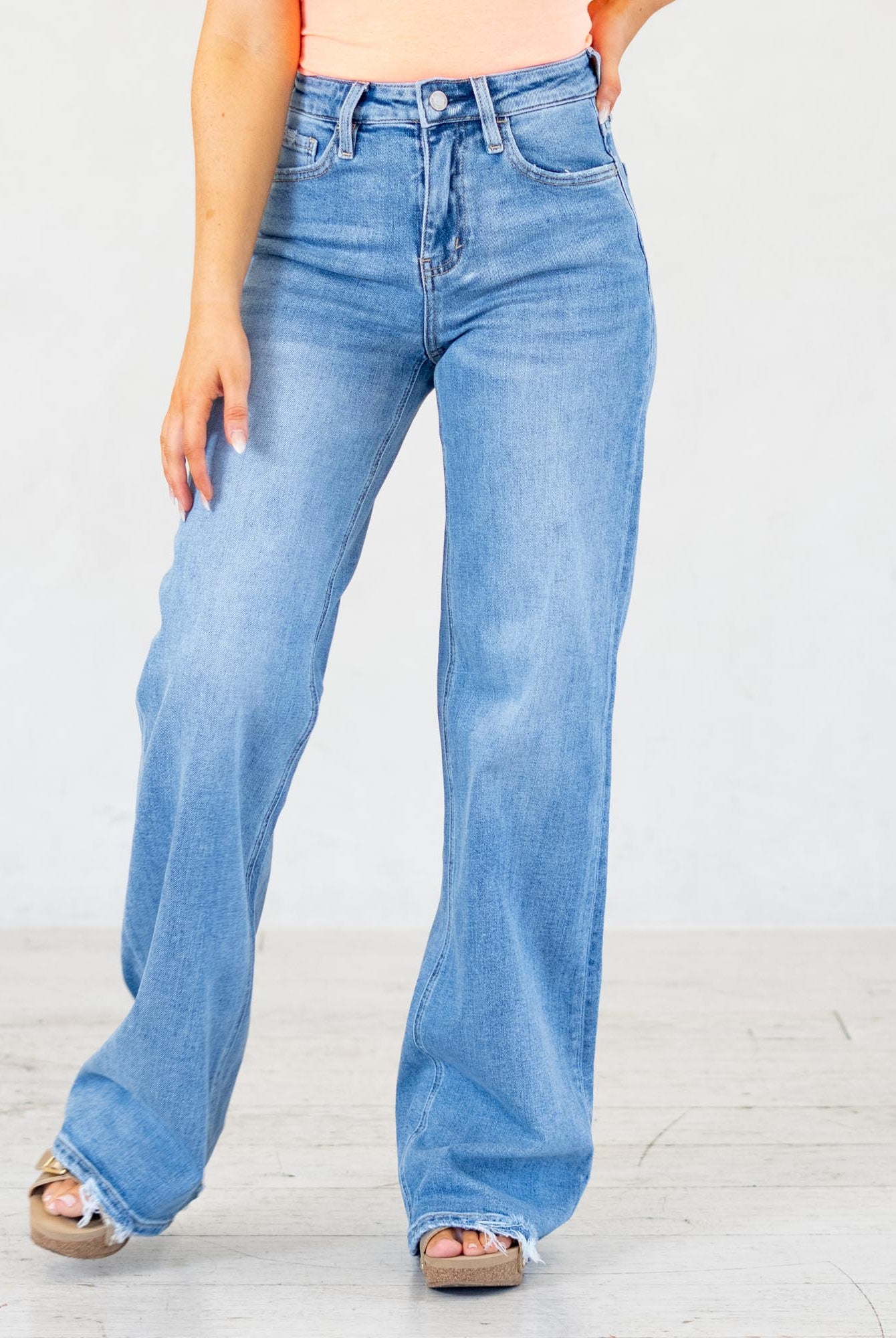 VERVET by Flying Monkey Jeans
Description
Color Name: Hearten
Color: Medium Blue
Cut: Wide Leg, 34" Inseam*
Rise: High-Rise, 10.5" Front Rise*
Leg Opening: 22"*
Material: 94.5% COTTON, 4.5% POLYESTER, 1% SPANDEX
Machine Wash Separately In Cold Water
Stitching: Classic
Fly: Zipper
Style #: V3651
*Measured on the smallest size, measurements may vary by size
Contact us for any additional measurements or sizing.