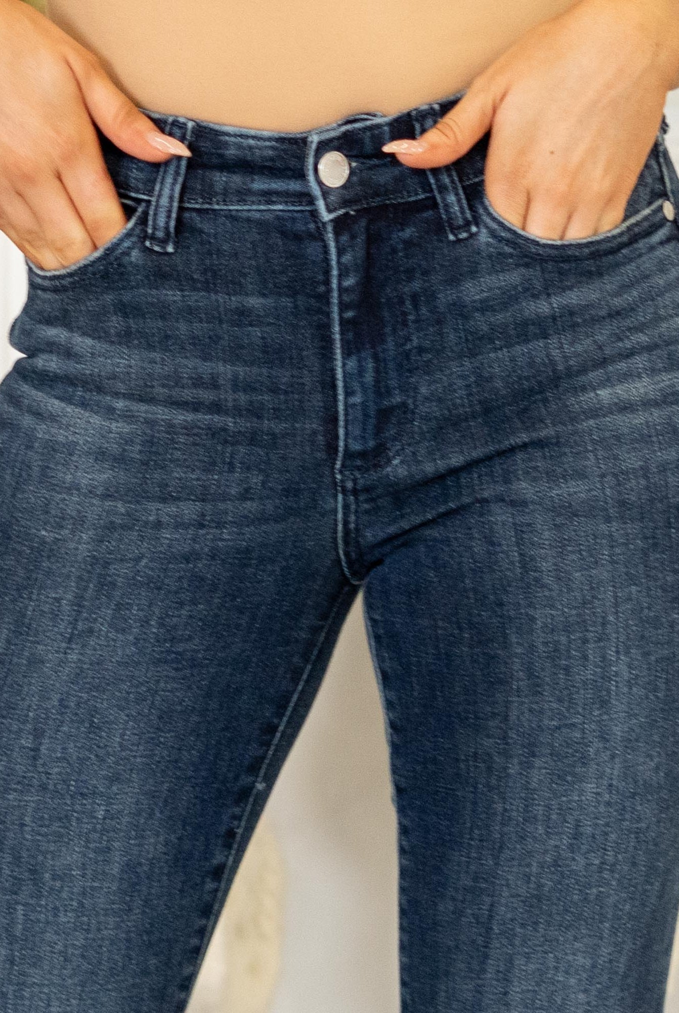 Judy Blue
Dark wash, soft stretch, just-enough destruction. A sleek flare with a frayed hem for that effortlessly lived-in vibe.
Color: Dark Blue Wash
Cut: Flare, 34" Inseam*
Rise: Mid Rise, 9.5" Front Rise*
Material: 93%Cotton / 6% Polyester / 1% Spandex
Stitching: Classic
Fly: Zipper
Style #: Style # JB82681 | # 82681
*Measured on the smallest size, measurements may vary by size.
Contact us for any additional measurements or sizing.