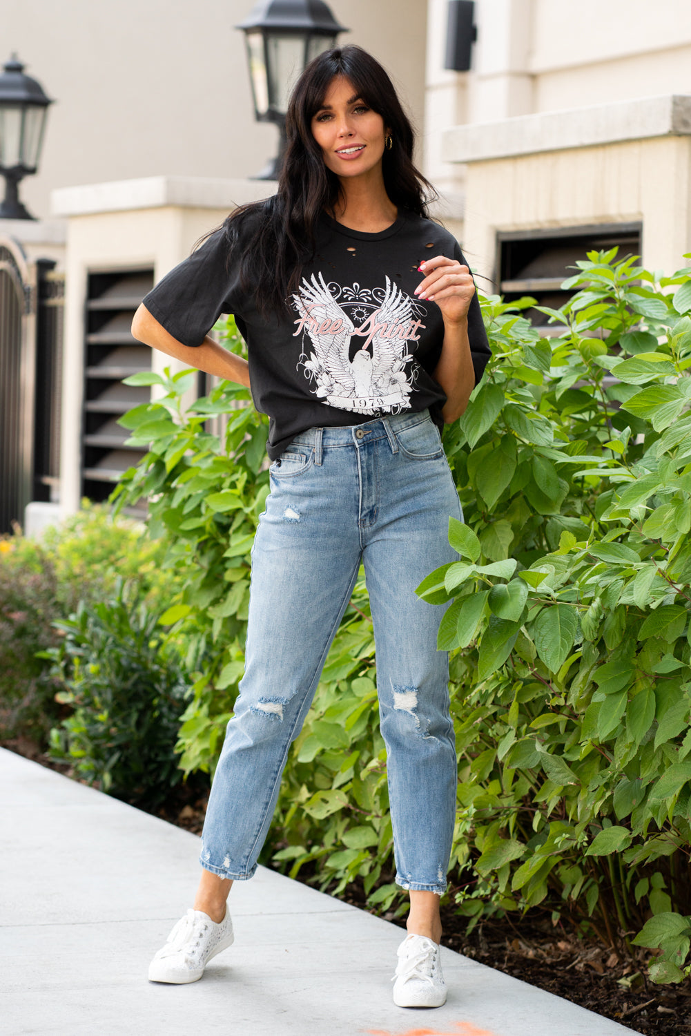 KanCan Jeans These high-rise slim straight jeans hit at exactly the right spot on your waist. With 100% cotton, these rigid jeans will mold your body as you wear them. KanCan Stretch Level: Rigid Cut: Cuffed Boyfriend, 27" Inseam Rise: High-Rise, 10.5" Front Rise 100% Cotton Stitching: Classic Fly: Zipper Style #: KC7865M Contact us for any additional measurements or sizing.