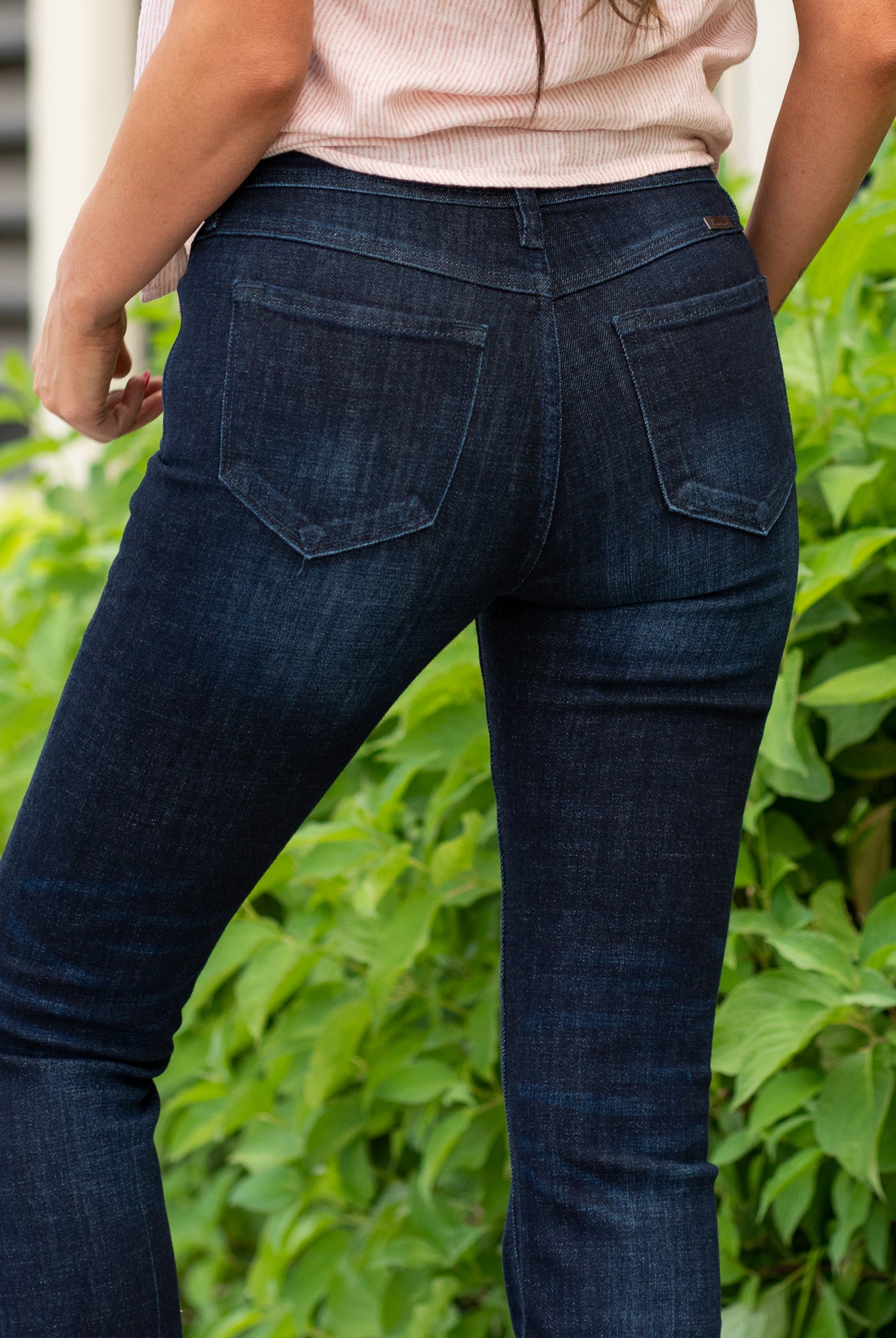 KanCan Jeans KanCan Stretch Level: Comfort Stretchy Color: Dark Blue Cut: Boot Cut, 31" Inseam* Rise: High-Rise, 9.5" Front Rise* 94.3% COTTON , 4.9% T400 , 0.8% SPANDEX Stitching: Classic Fly: Exposed Button Fly Style #: KC7348D Contact us for any additional measurements or sizing. *Measured on the smallest size, measurements may vary by size.