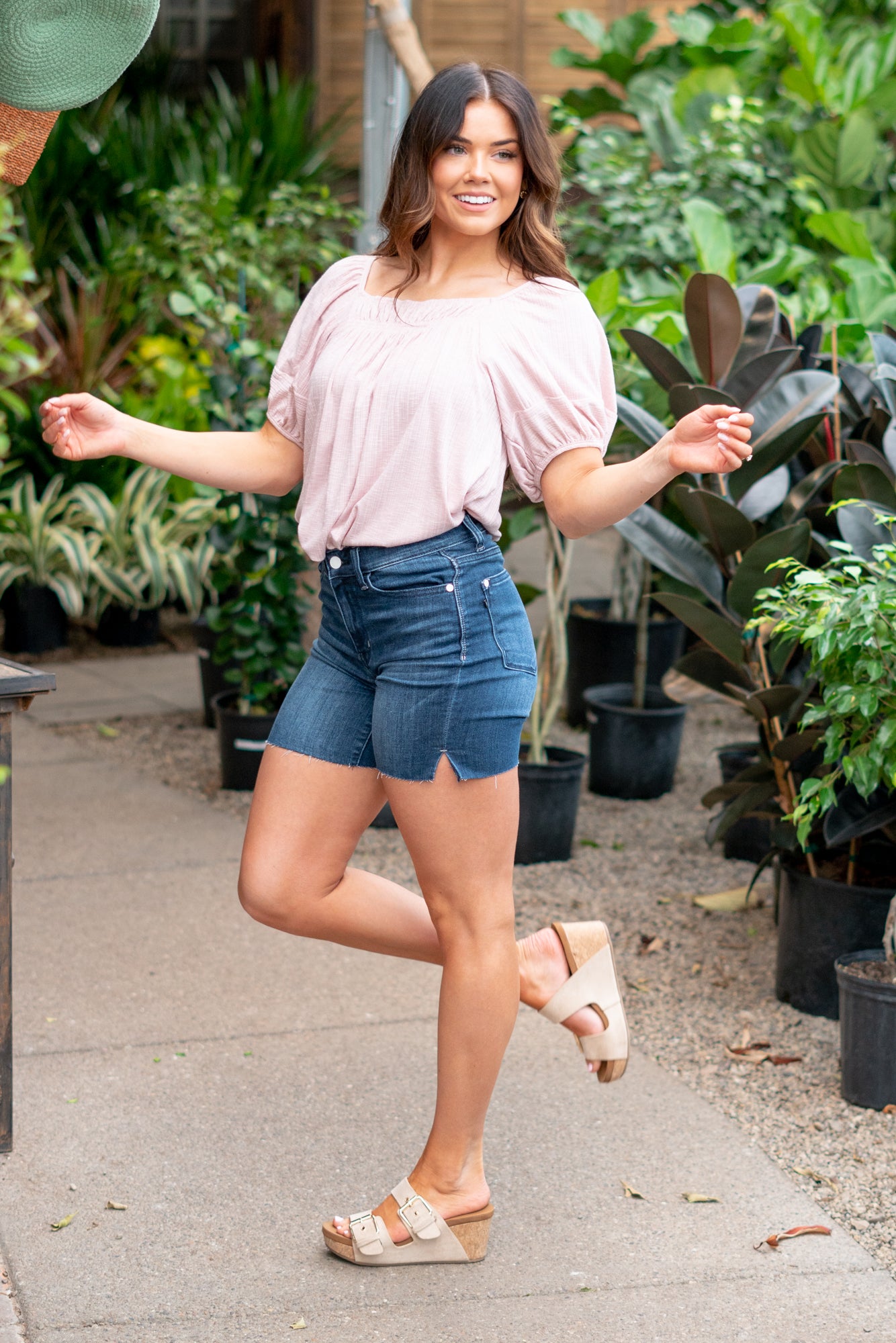 Judy Blue Jeans Color: Dark Blue Cut: Shorts, 5.5" Inseam* Rise: Mid Rise, 10" Front Rise* 66%Cotton / 21% Poly / 11% Rayon / 2% Spandex Stitching: Classic Fly: Zipper Fly Style #: JB15258 | 15258 Contact us for any additional measurements or sizing. *Measured on the smallest size, measurements may vary by size. Jacquelyn wears a size 25 in jeans, a small in tops, and 6.5 in shoes. She is wearing a size small in these shorts.