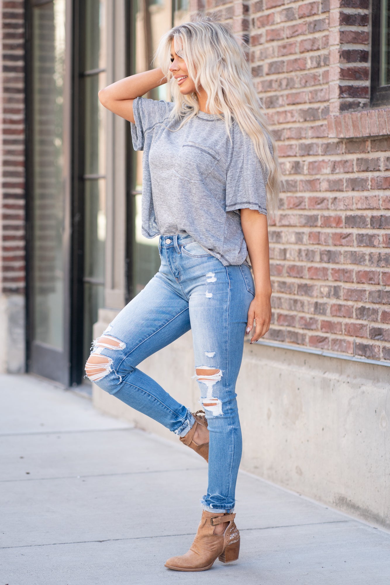 Flying Monkey Jeans Color: Medium Blue Cut: Skinny, 28" Inseam Rise: High Rise, 10" Front Rise 93% COTTON , 5% POLYESTER , 2% SPANDEX Machine Wash Separately In Cold Water Stitching: Classic Fly: Zipper Style #: F4649 Contact us for any additional measurements or sizing. *Measured on the smallest size, measurements may vary by size. Alyssa wears a size 25 in jeans, a small in tops, and 8 in shoes. She is wearing size 25 in these jeans.