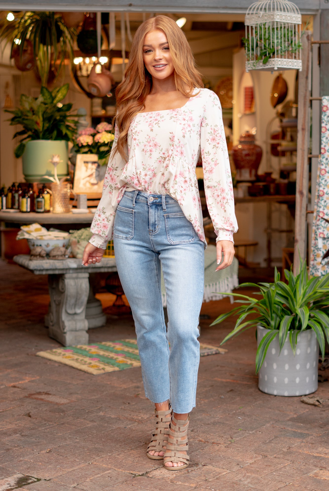 VERVET by Flying Monkey Jeans These jeans feature a high rise with a kick flare and a square front pocket. Flare, 26.5" Inseam* Rise: High Rise, 10" Front Rise* Leg Opening: 16.5"* 95% COTTON, 3% POLYESTER, 2% SPANDEX Stitching: Classic Fly: Zipper Fly Style #: T5830 Contact us for any additional measurements or sizing.
