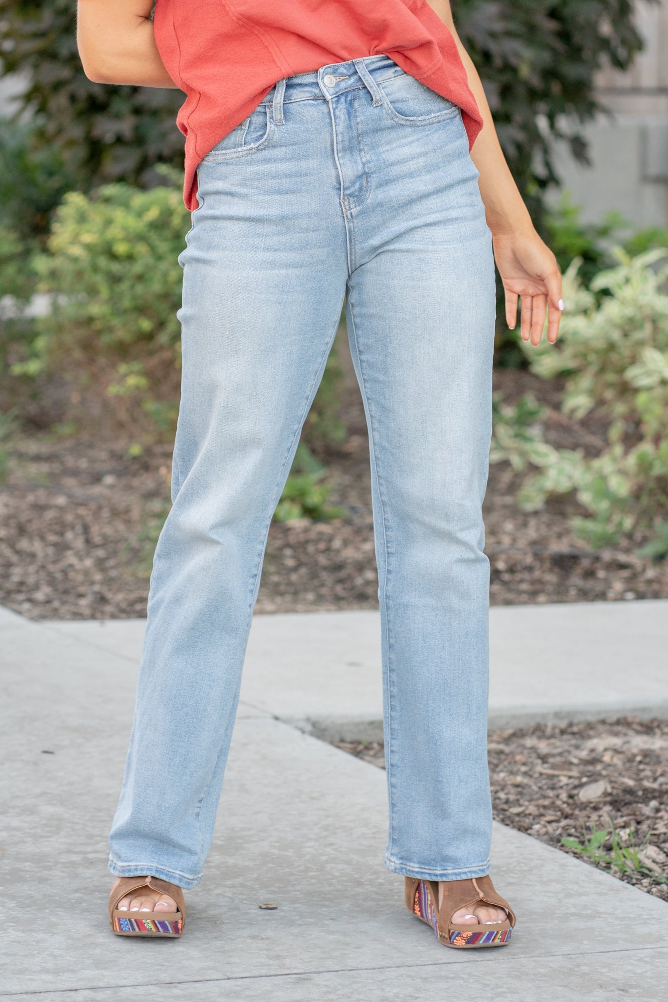 Vervet Flying Monkey Jeans These jeans feature a high waist with a wide leg and is fitted throughout the hips. In the Come to Pass dark blue wash these jeans feature a cut hem with washing and fading. Color: Medium Blue Wash Cut: Ankle Wide Leg, 32* Rise: High Rise, 11" Front Rise* Leg Opening: 20"* Material: Cotton Blend Machine Wash Separately In Cold Water Stitching: Classic Fly: Zipper Style #: V3132