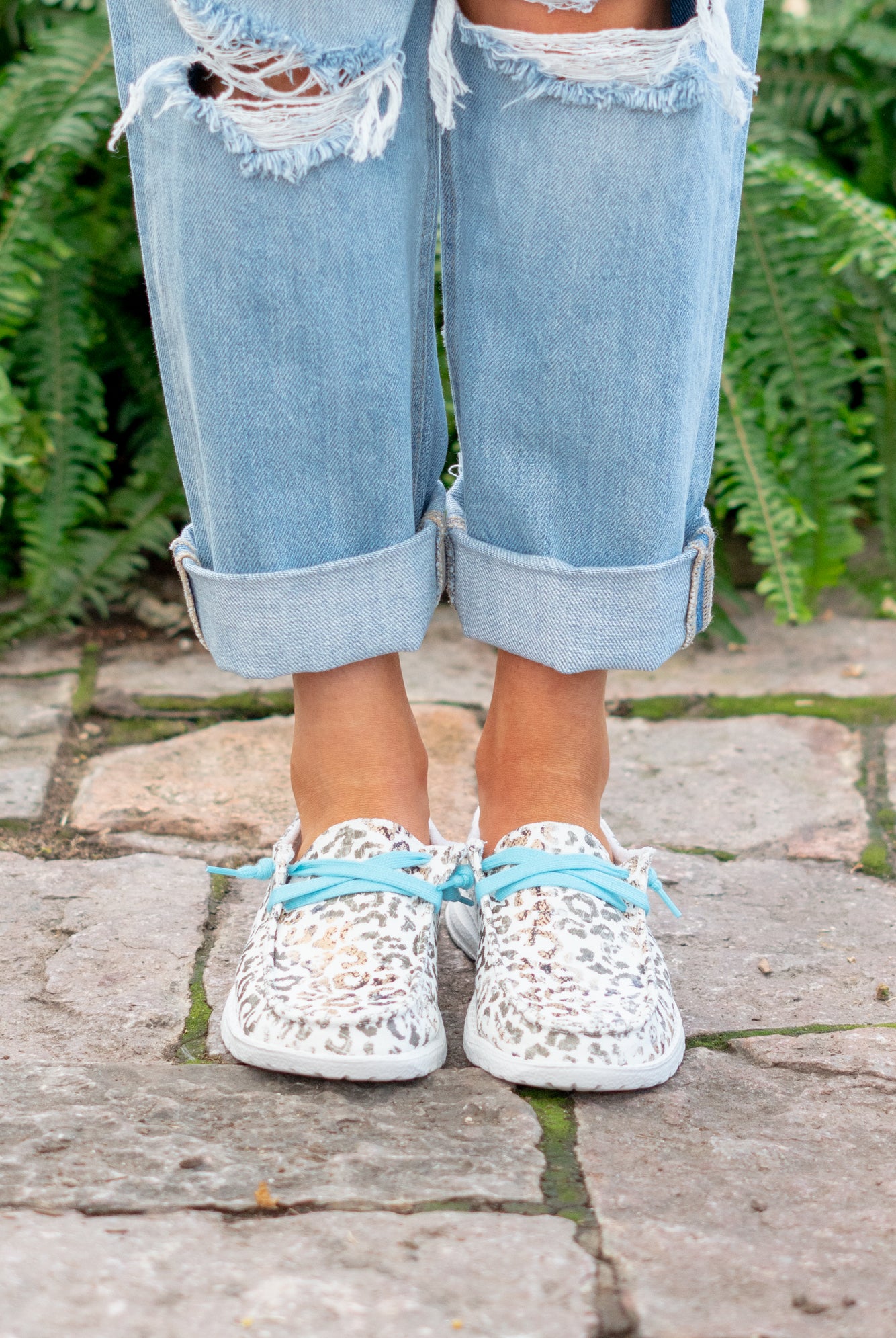Boat Shoes | Gyspy Jazz by Very G These boat shoes from Gyspy Jazz are comfortable and bold. Style Name: Jazzy Canvas Color: White Cut: Boat Rubber Sole Style #: GJSP0293-White Contact us for any additional measurements or sizing.