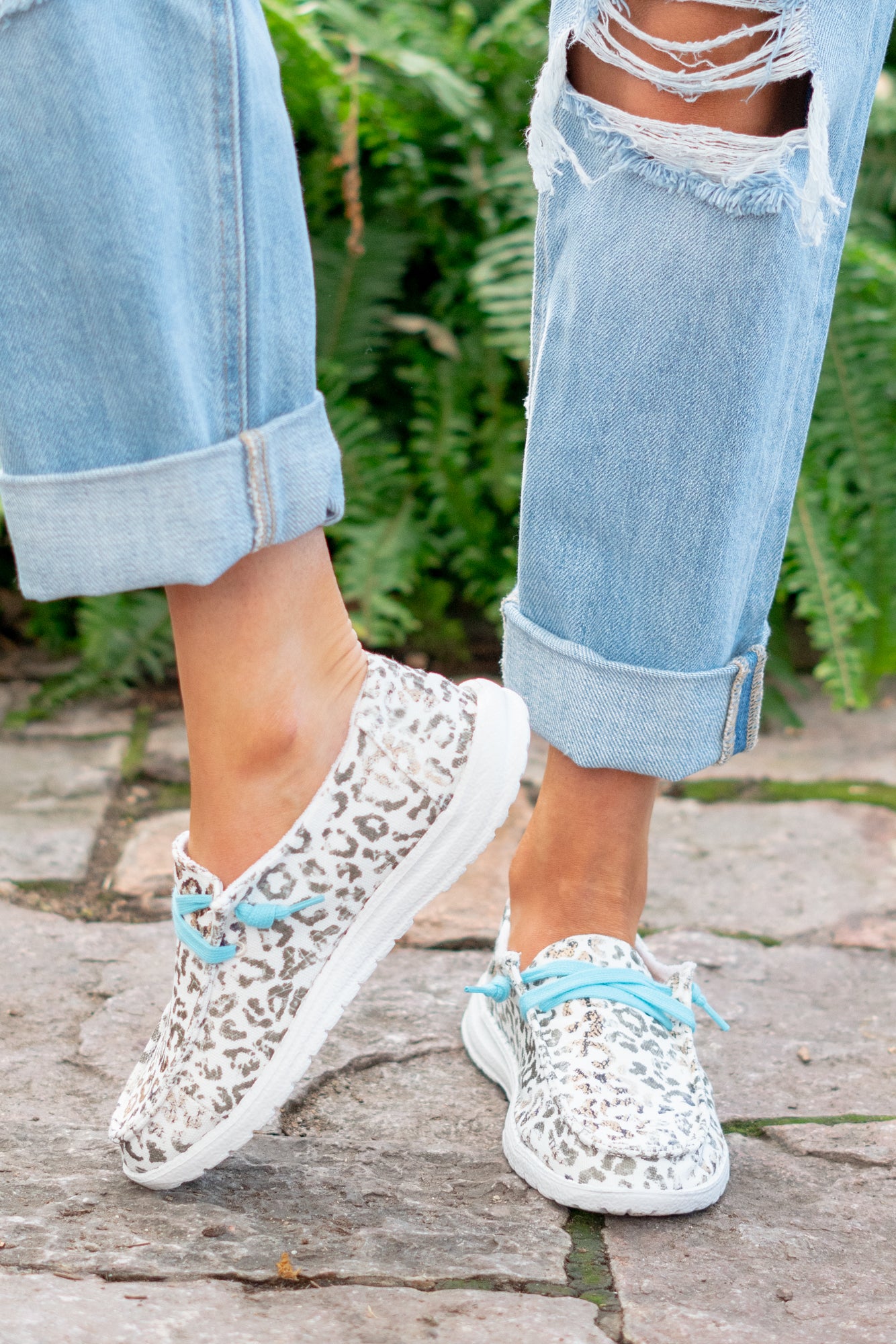 Boat Shoes | Gyspy Jazz by Very G These boat shoes from Gyspy Jazz are comfortable and bold. Style Name: Jazzy Canvas Color: White Cut: Boat Rubber Sole Style #: GJSP0293-White Contact us for any additional measurements or sizing.