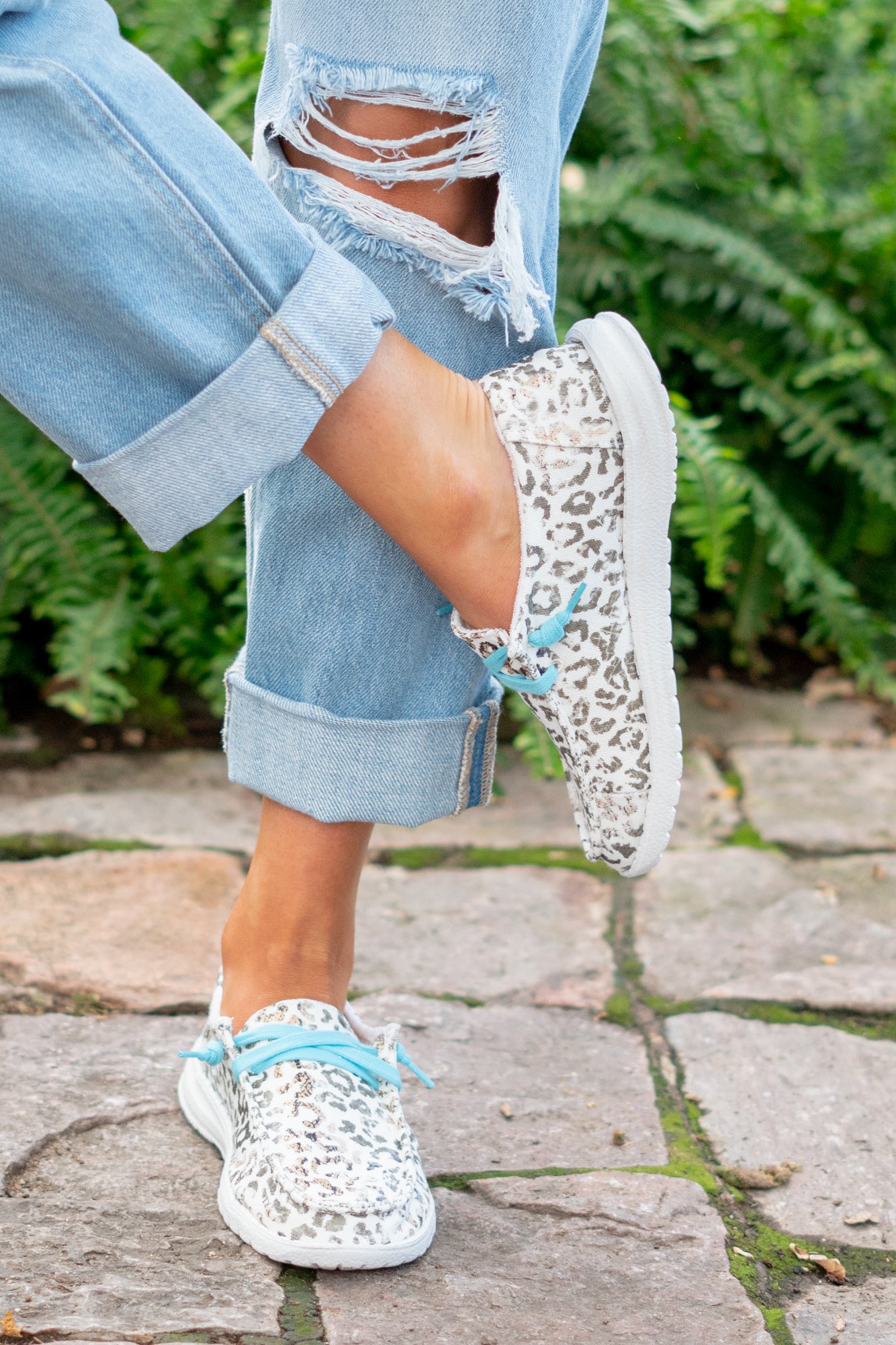 Boat Shoes | Gyspy Jazz by Very G These boat shoes from Gyspy Jazz are comfortable and bold. Style Name: Jazzy Canvas Color: White Cut: Boat Rubber Sole Style #: GJSP0293-White Contact us for any additional measurements or sizing.