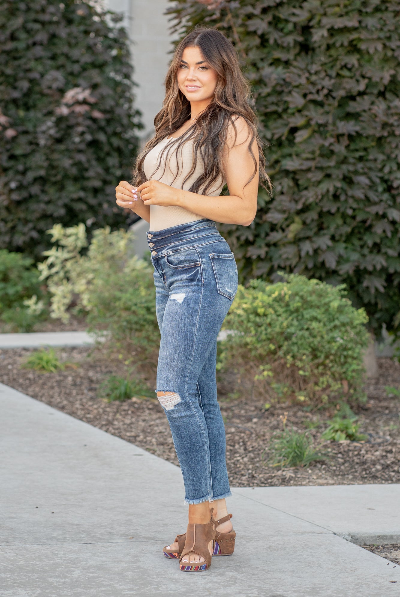 Vervet Flying Monkey Jeans These high-waisted ankle skinny leg jeans have a comfortable stretch with slim legs and a distressed frayed hem with the classic 5-pocket design. Style Name: Lobby Color: Medium Blue Wash Cut: Ankle Skinny, 27"* Rise: High-Rise, 10" Front Rise* Material: 92%COTTON, 6%POLYESTER, 2%SPANDEX Machine Wash Separately In Cold Water Stitching: Classic Fly: Zip Fly Style #: T5548 Contact us for any additional measurements or sizing.